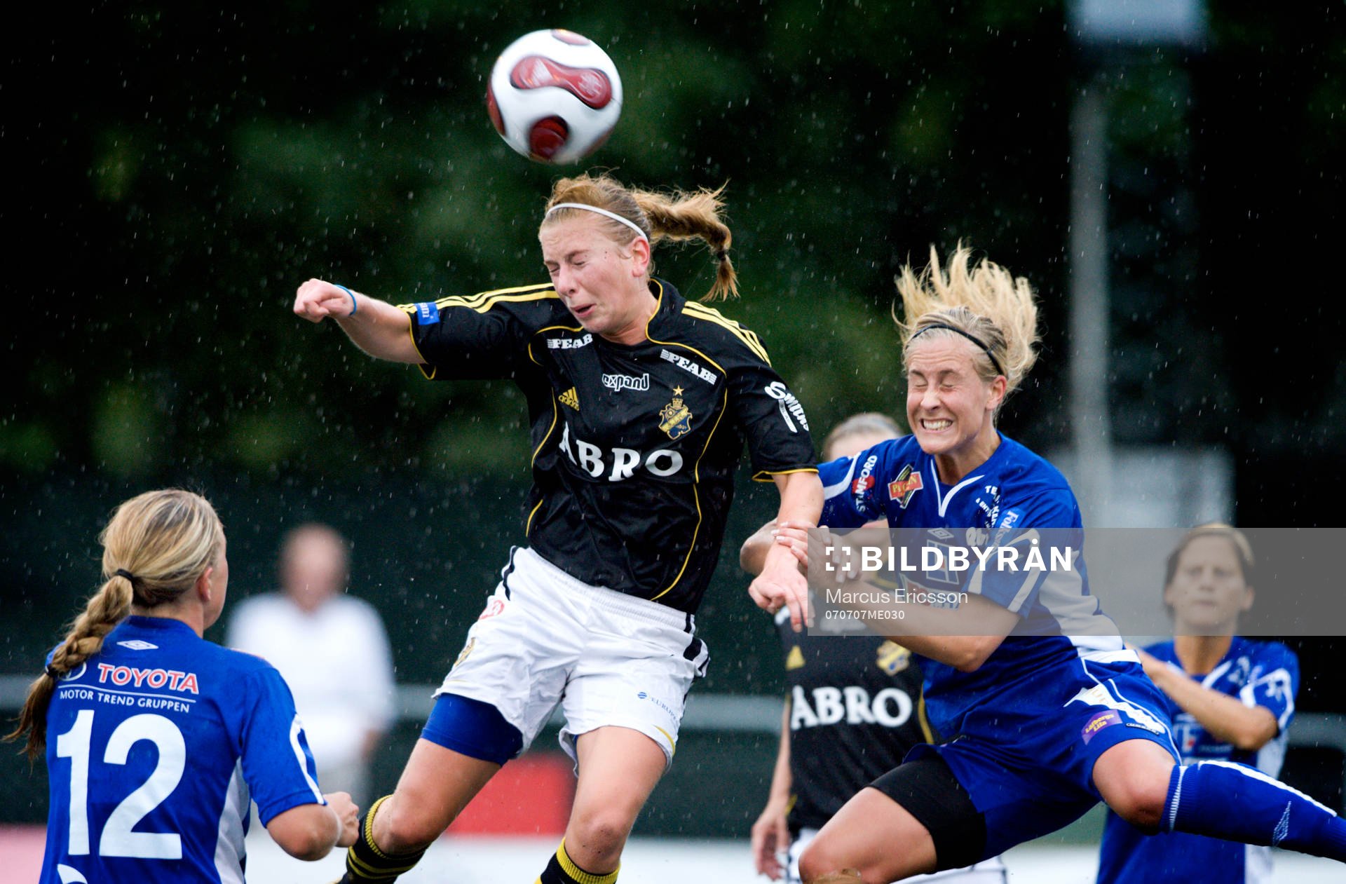Ingrid Bohlin, AIK och Jenny Hallstenson, QBIK