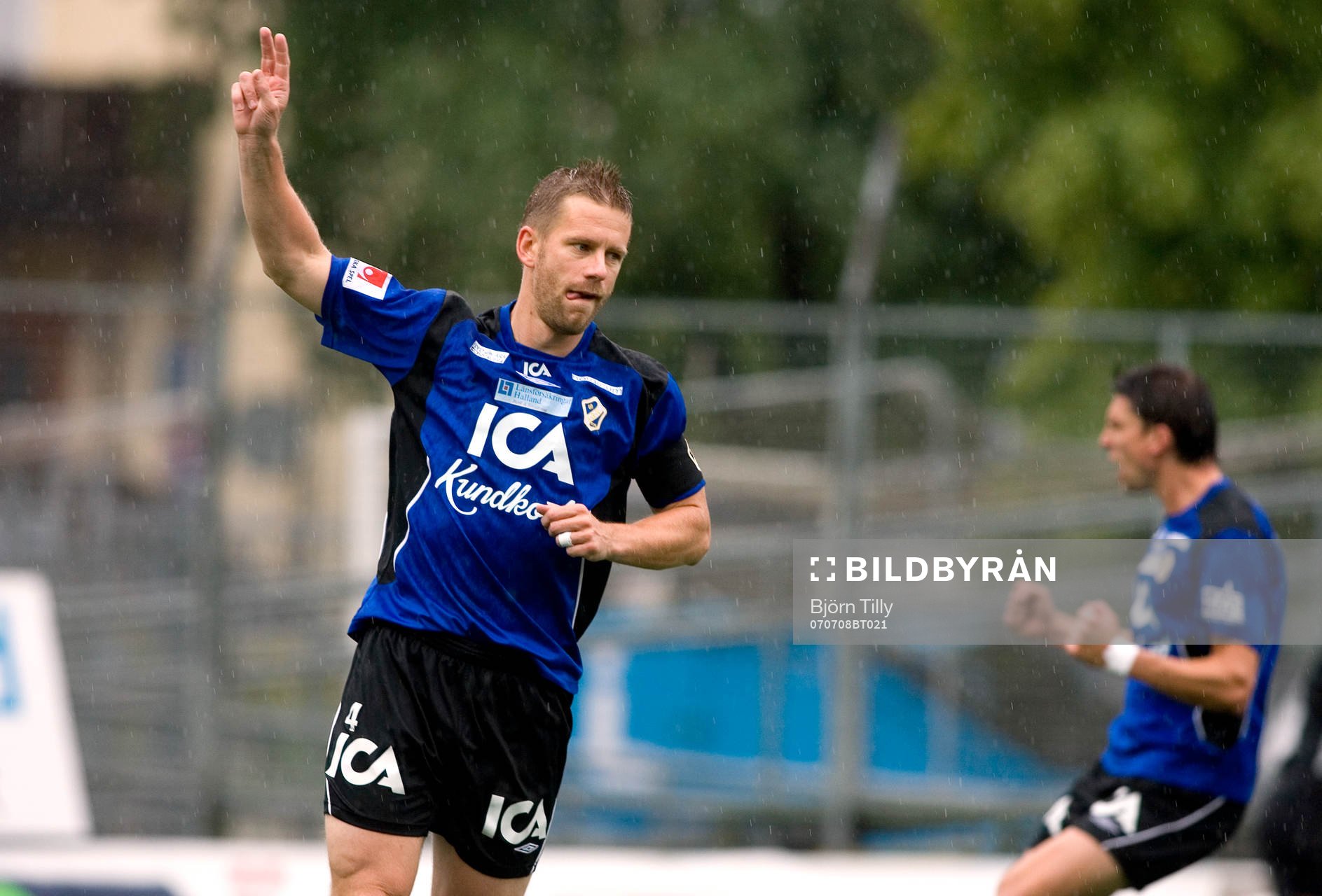 Tommy Jönsson, Halmstad, gjorde 0-2 på straff