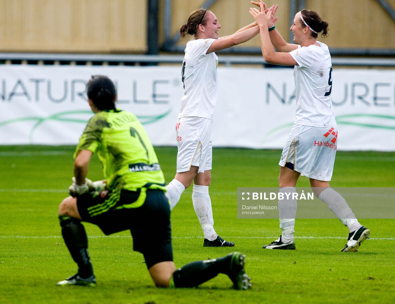 Manon Melis, Ldb jubel med Therese Lundin