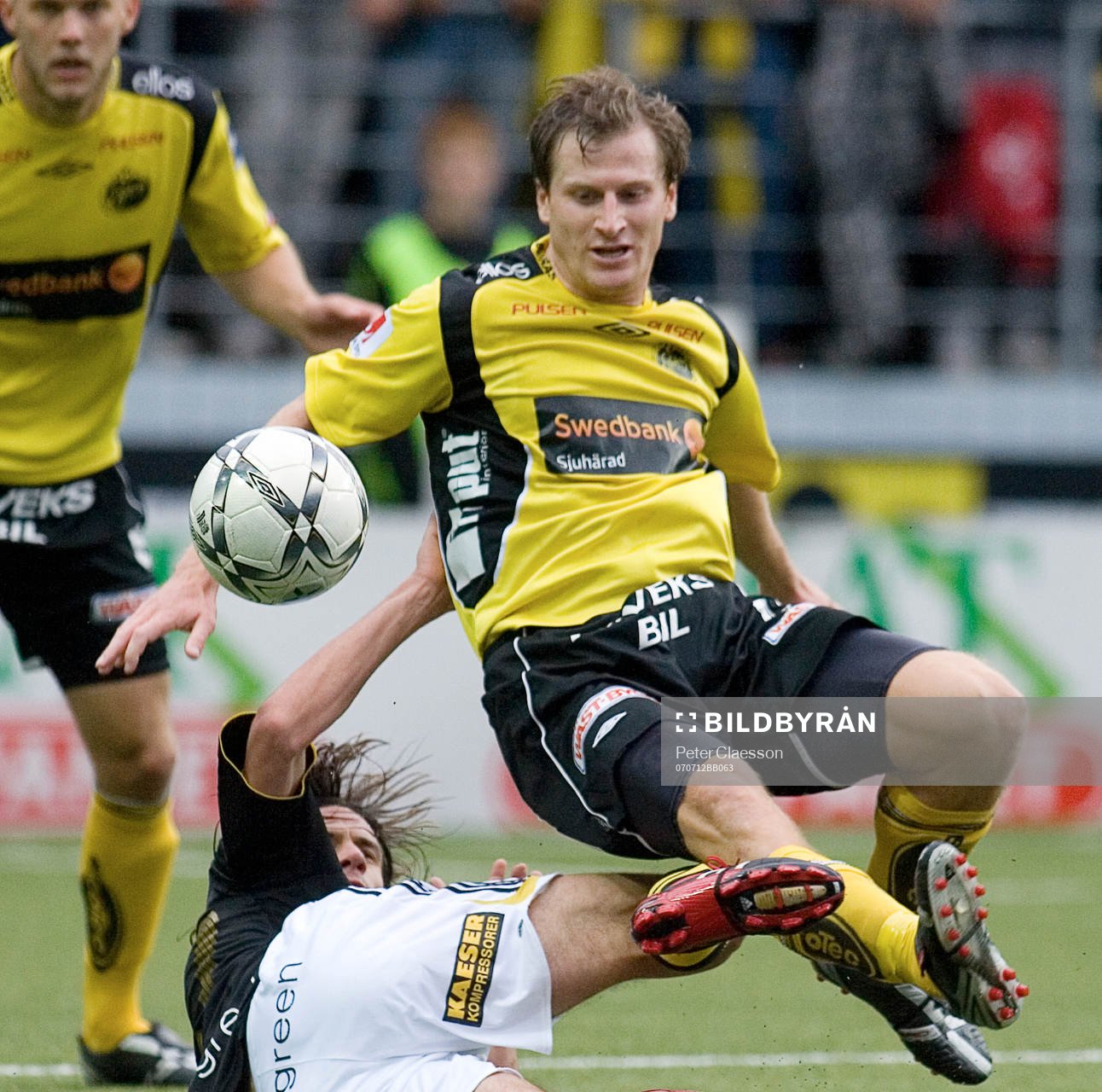  Daniel Mobaeck och AIK:s Ivan Obolo