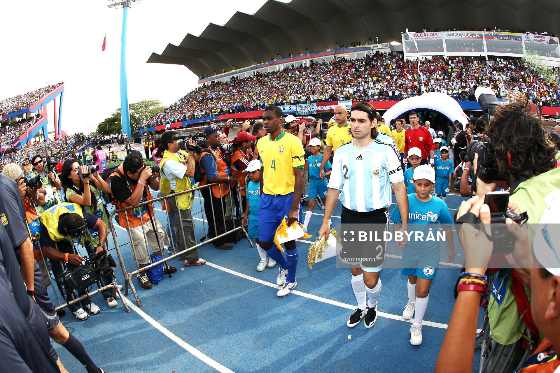 Juan, Brasilien och Roberto Ayala, Argentina leder sina lag