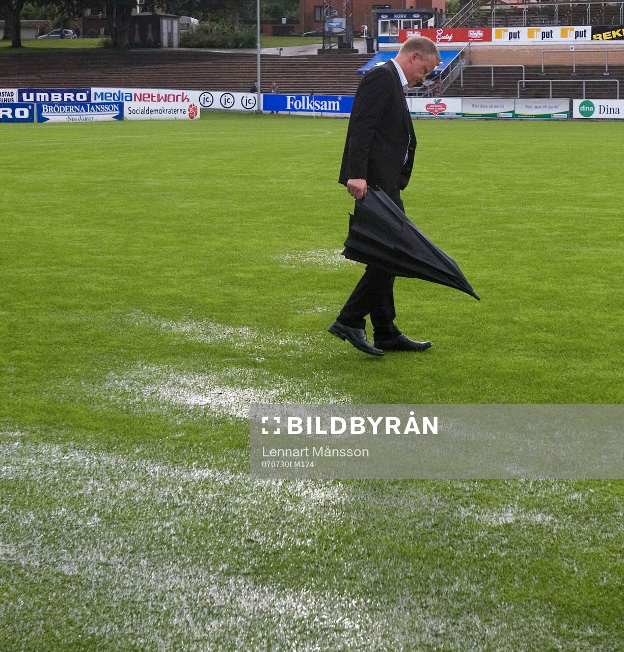 Regn, vatten, vattensjuk plan, Jan Andersson, tränare,