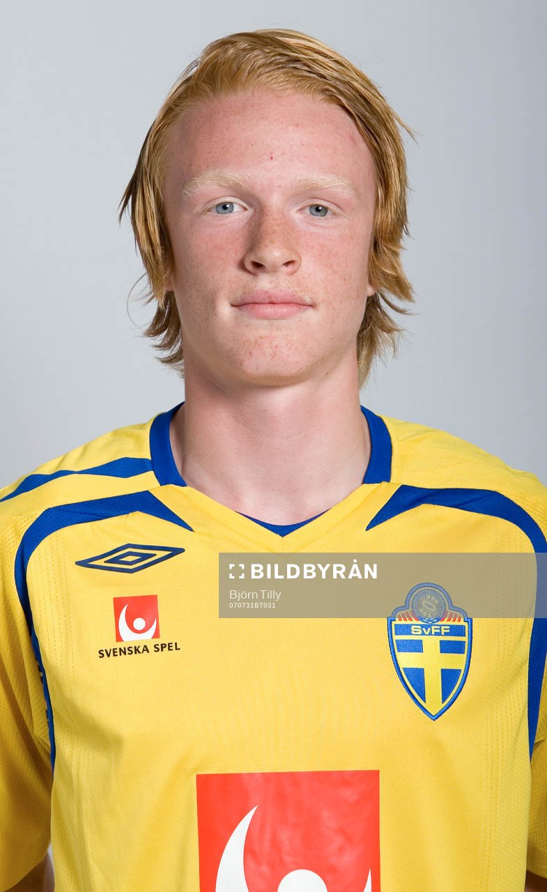 Niklas Maripuu, Sverige