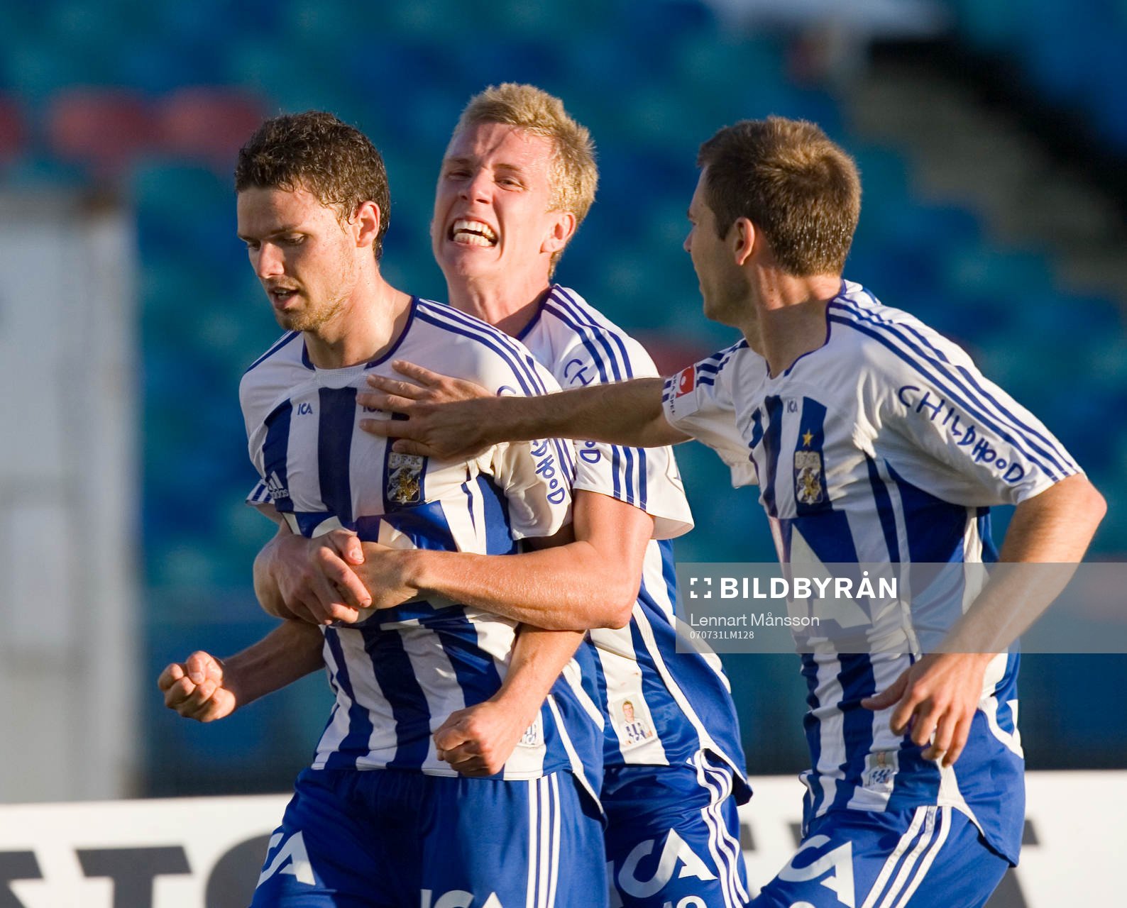2-0, Marcus Berg, som grattas av Pontus Wernbloom och
