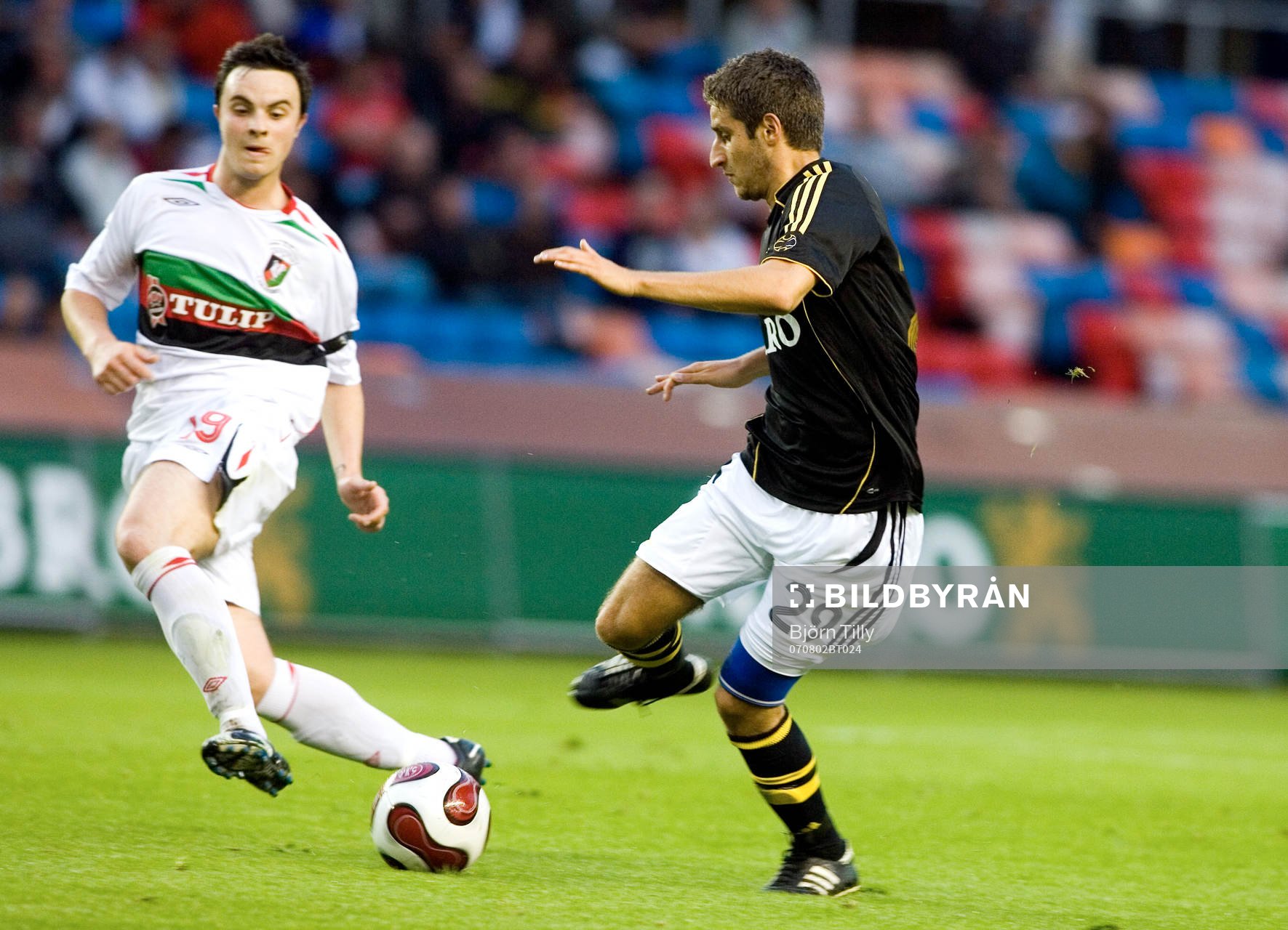 Michael Halliday, Glentoran, och Gabriel Özkan, AIK