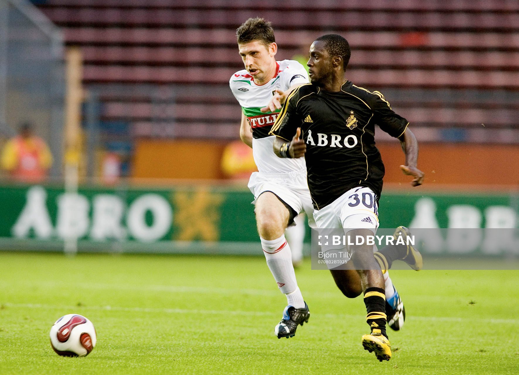 Paul Leeman, Glentoran, och Dulee Johnson, AIK