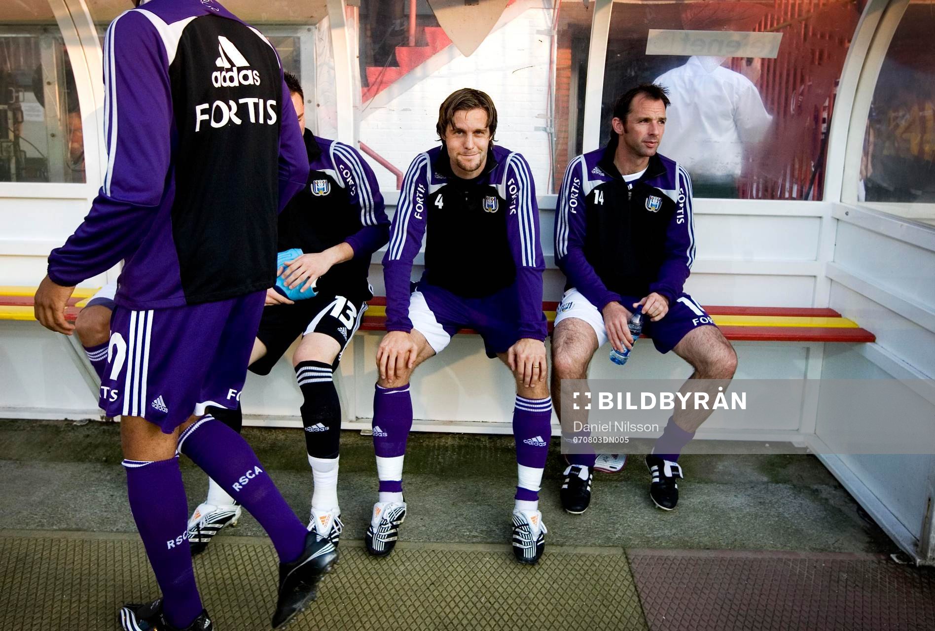 Max Von Schleebrügge, Anderlecht, (mitt i bilden) satt på