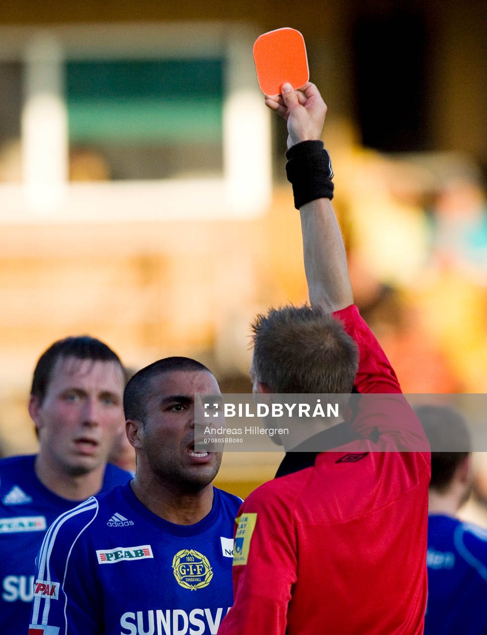 Rött kort till Arash Bayat
