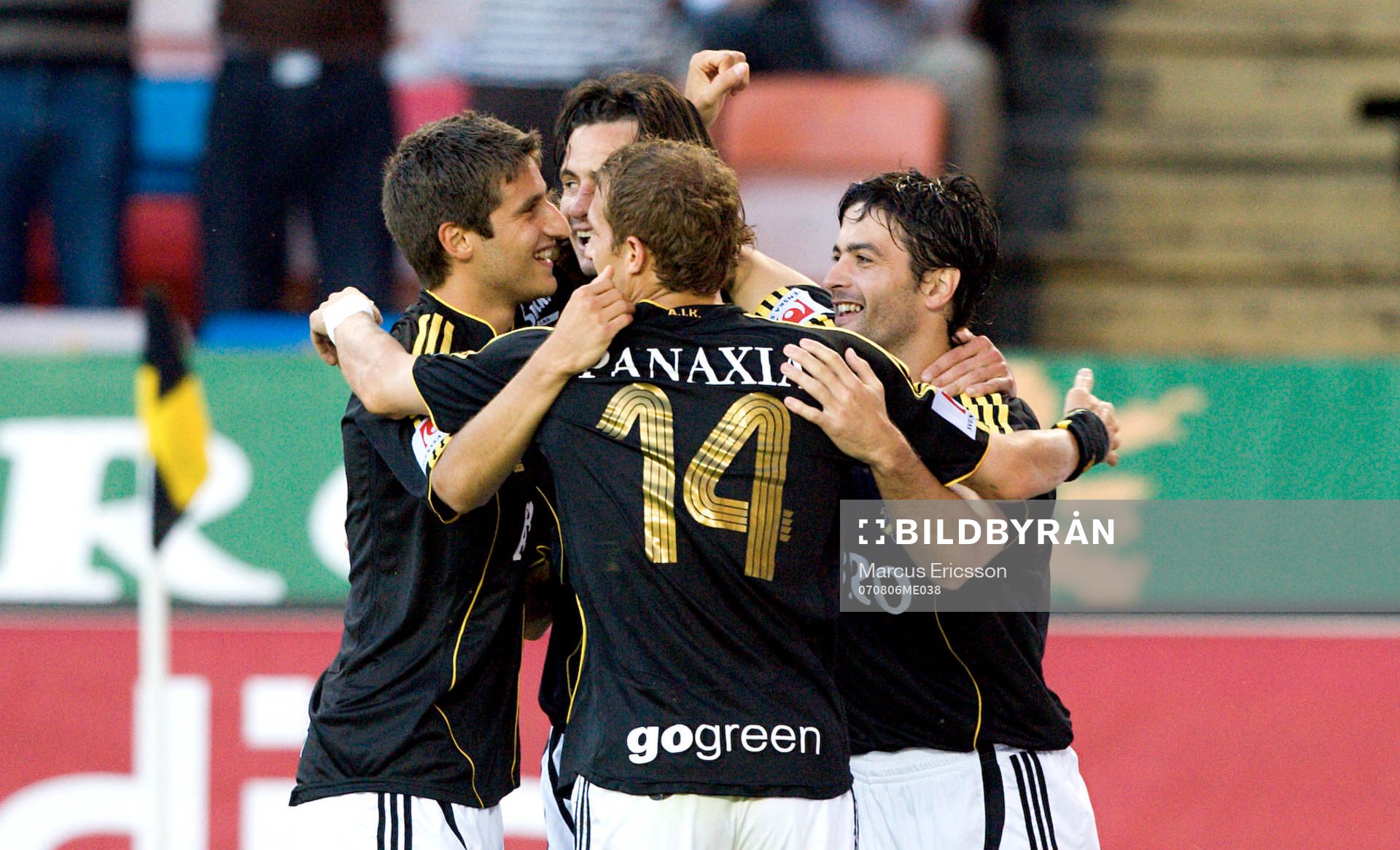  Lucas Valdemarin, AIK, jublar tillsammans med laget. Jubel.