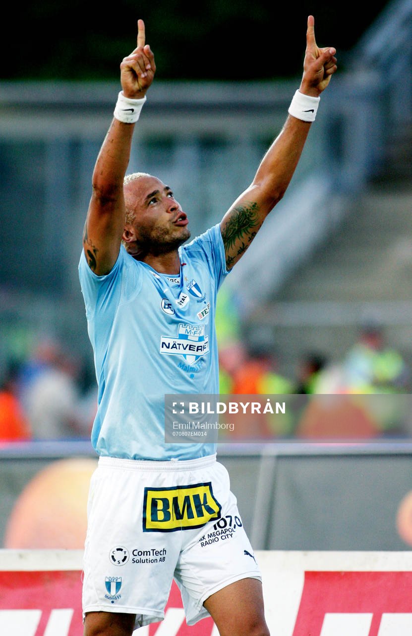 Junior, MFF gör 1-0. Jubel