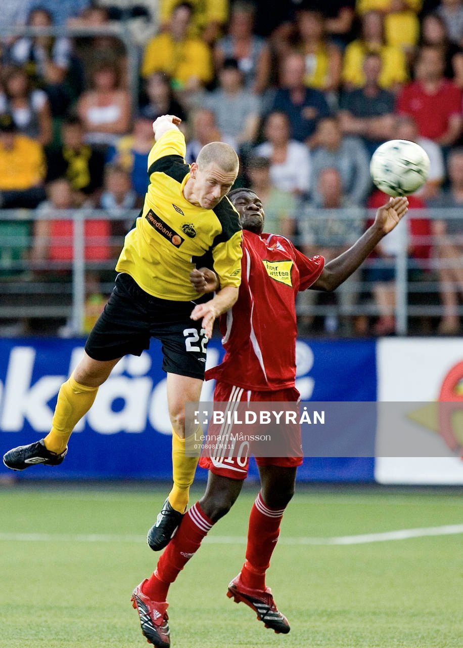 Andreas Augustsson i en av många tuffa dueller med