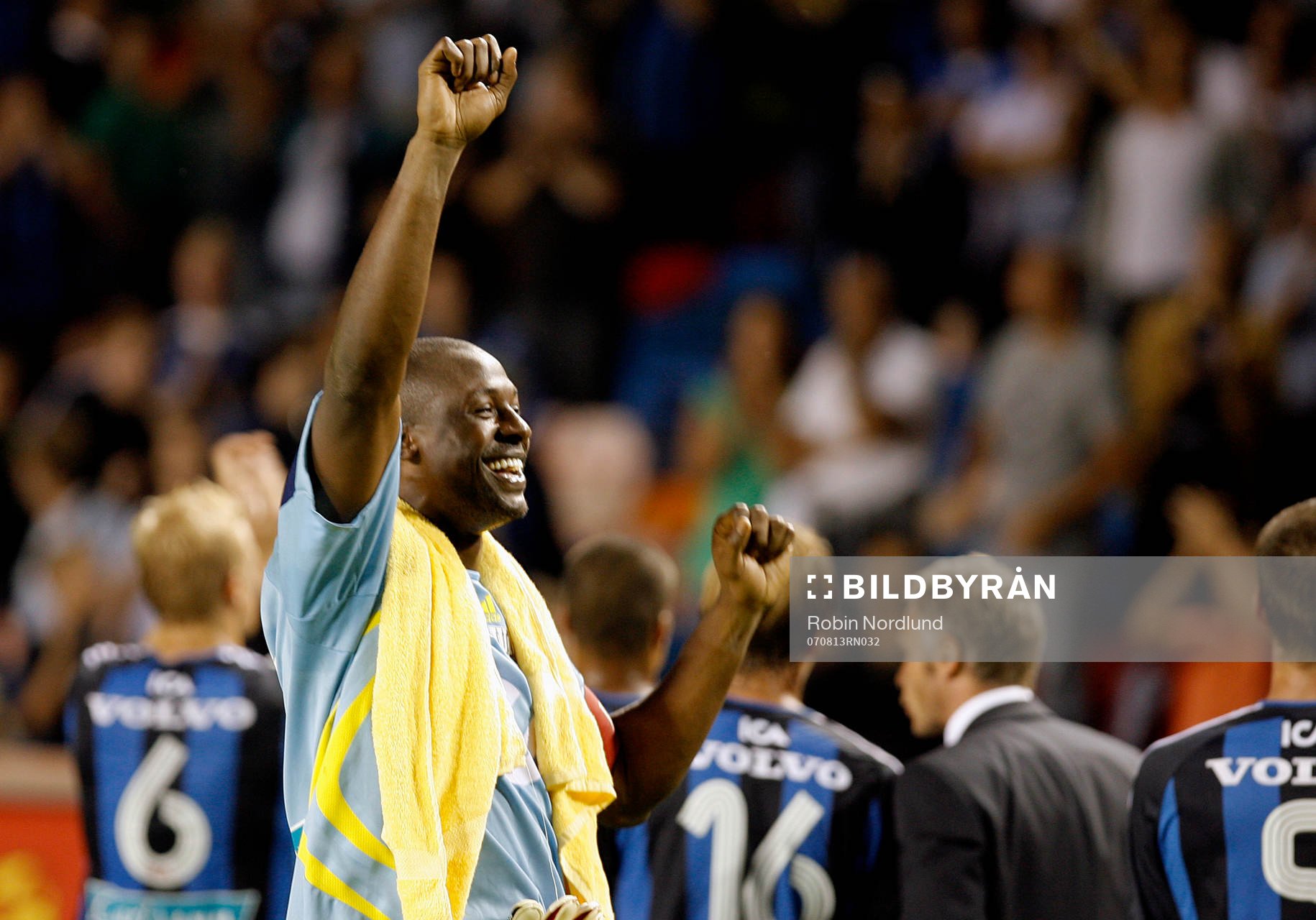 Pa Dembo Touray, målvakt, Djurgården. Jubel