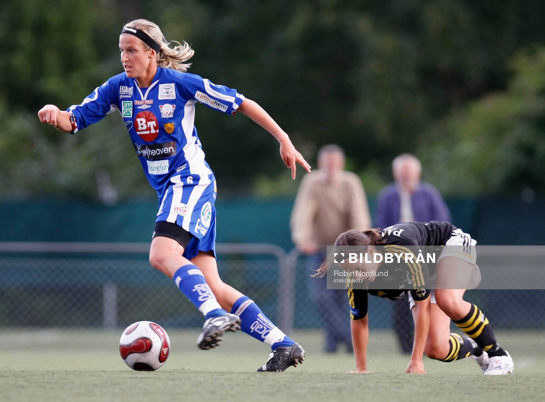 Maria Karlsson, Linköping springer förbi AIK
