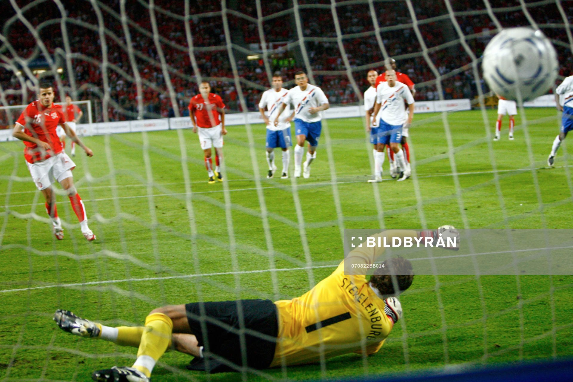 Tranquillo Barnetta, Schweiz och Maarten Stekelenburg,