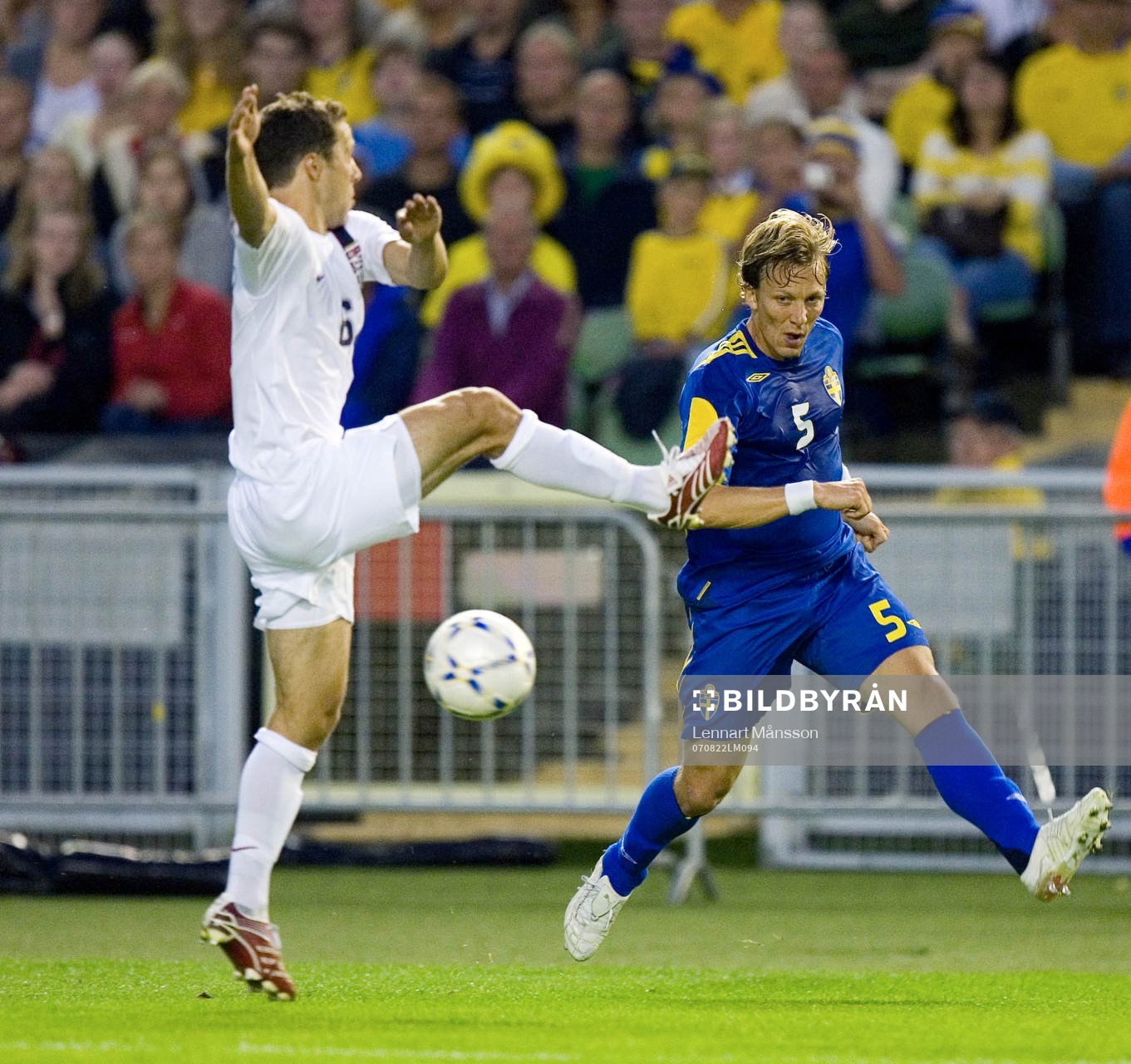 Steve Cherundolo, USA och Erik Edman, Sverige