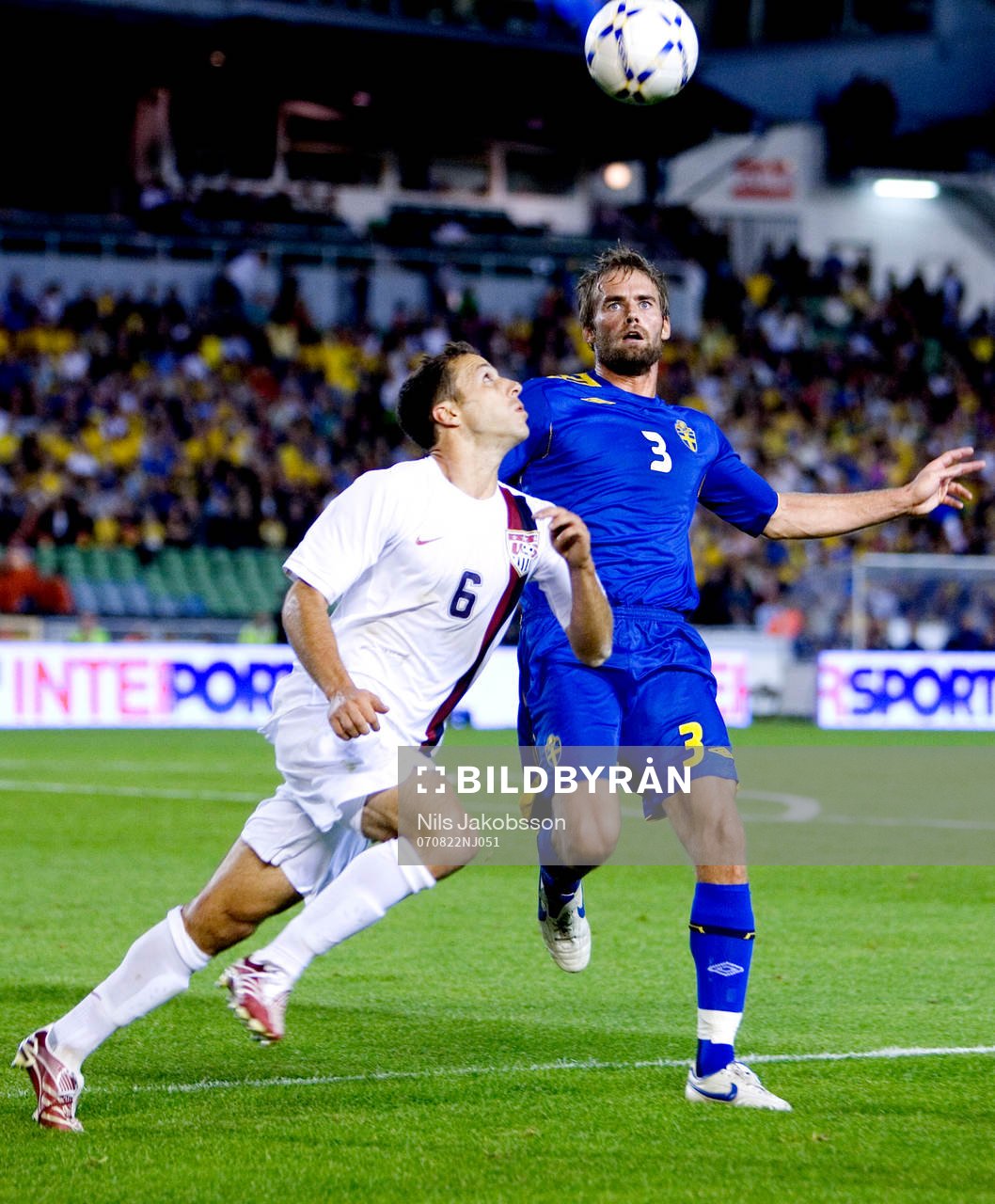 Olof Mellberg, Sverige, Steve Cherundolo, USA