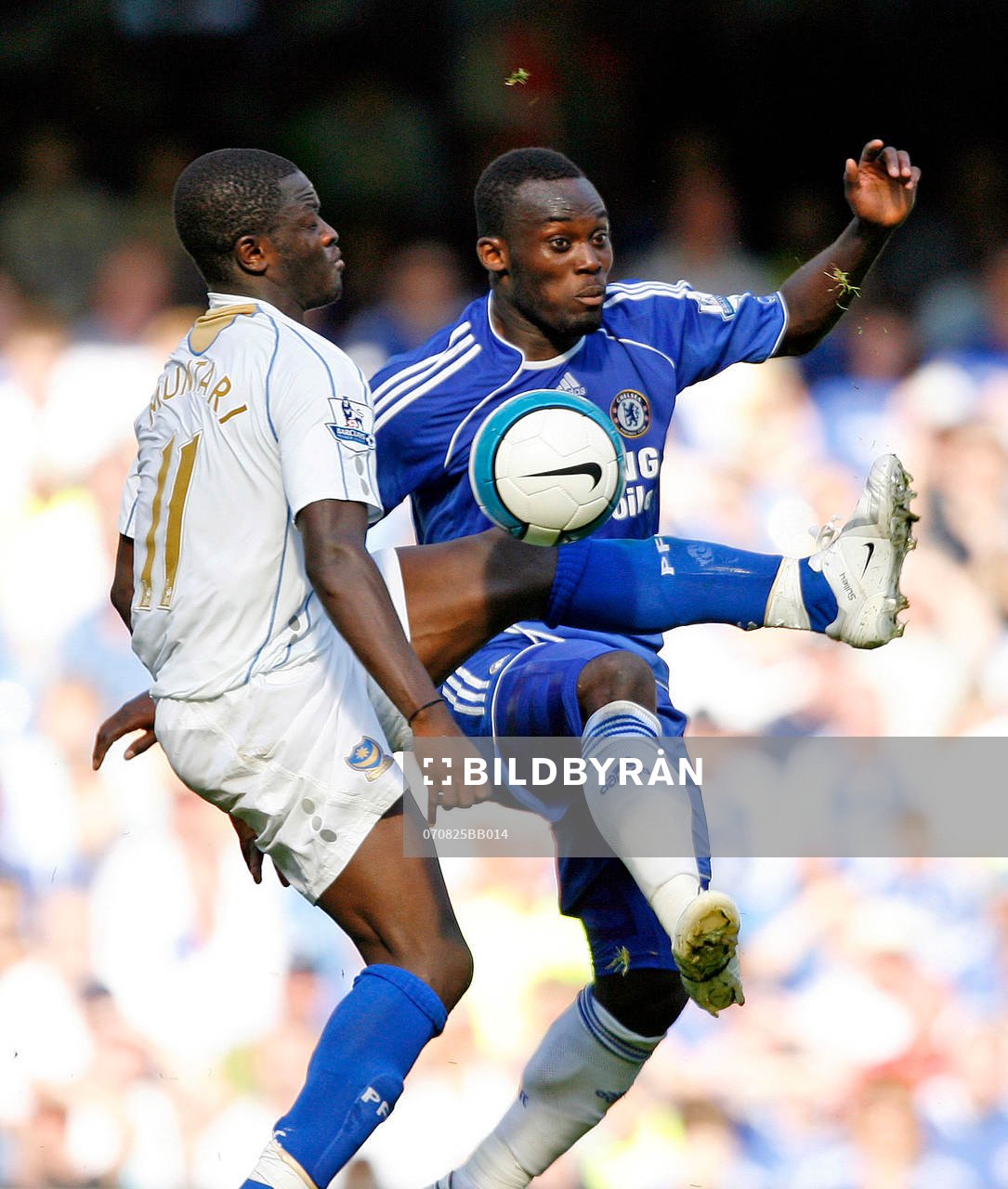 Michael Essien, Chelsea och Sulley Muntari, Portsmouth