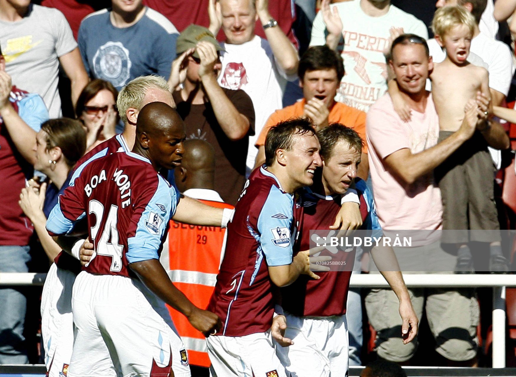 Lee Bowyer, West Ham, jubel.