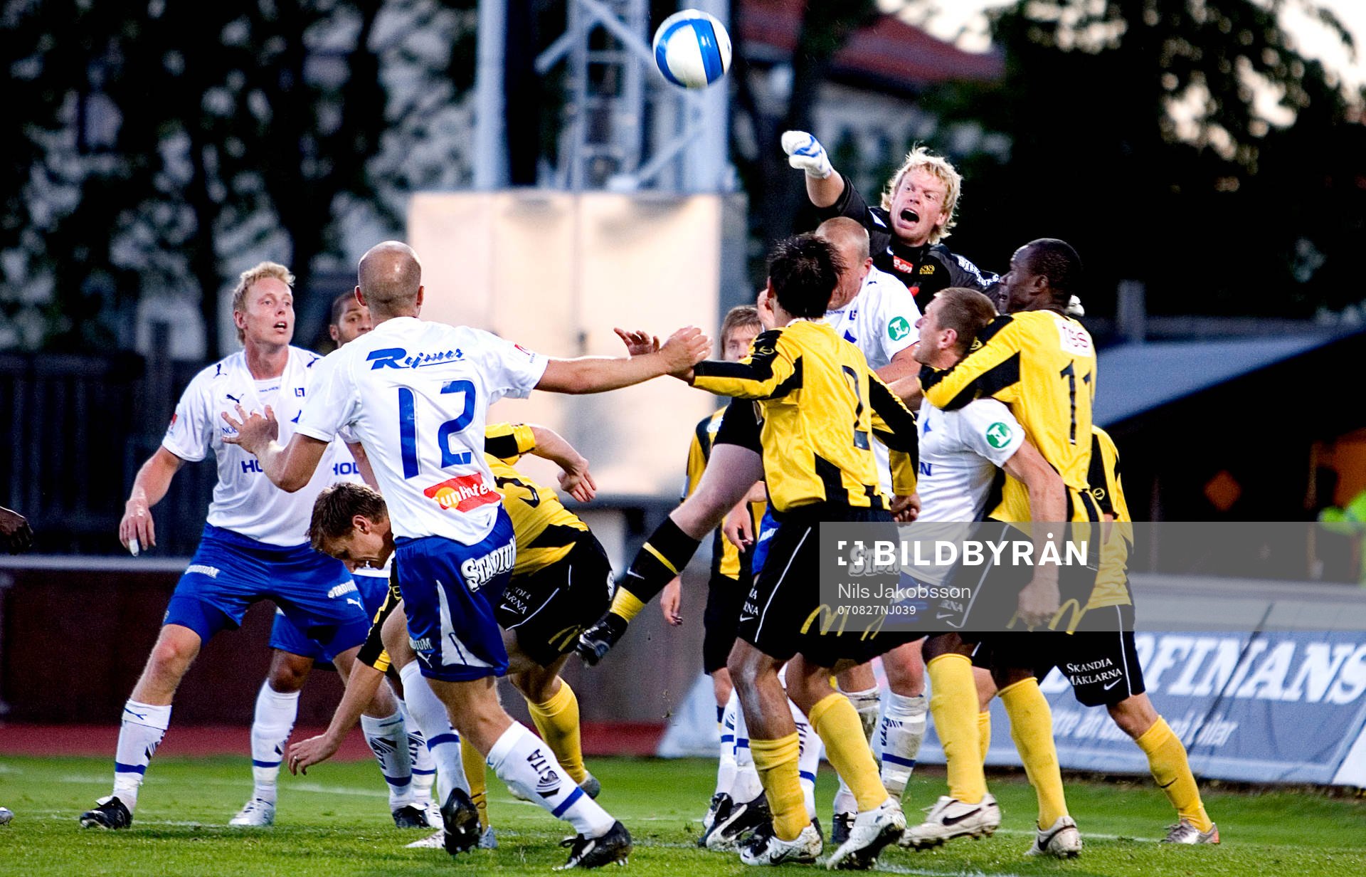 Chrisoffer Källqvist, målvakt, Häcken, missar en