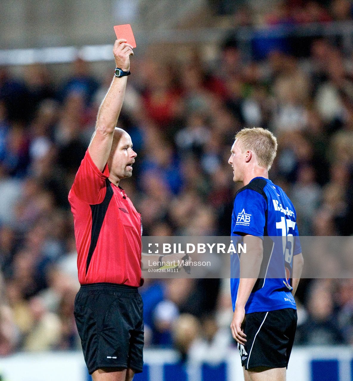 Utvisning 2: Peter Larsson, Halmstad. Domare Martin Hansson