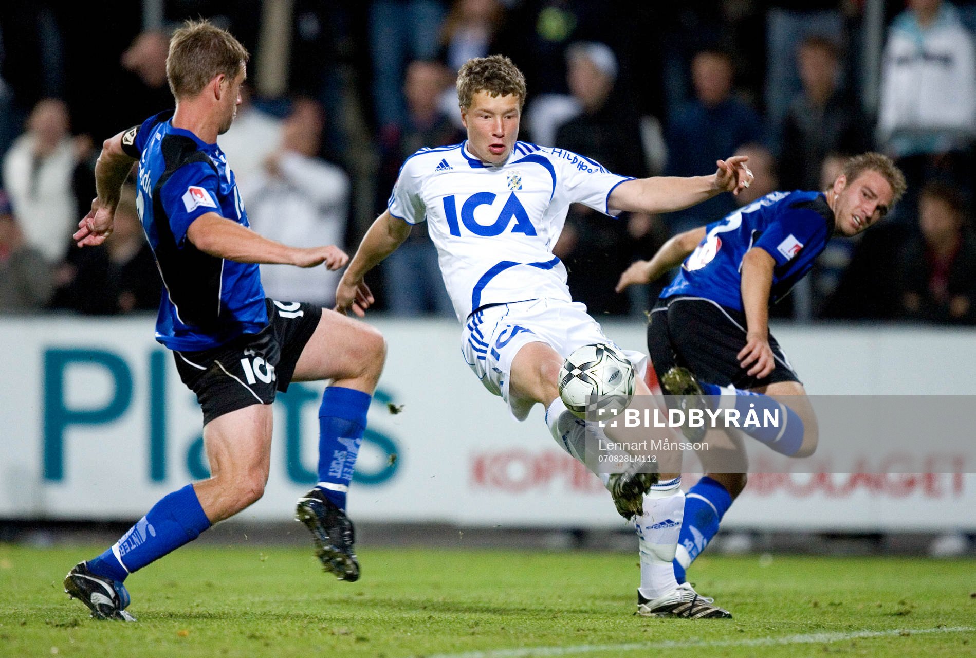 Jakob Johansson, Göteborg, stångas med Tommy Jönsson och