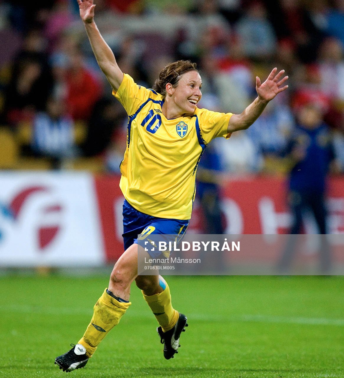 0-1, Hanna Ljungberg, mål direkt efter skada. Jubel.