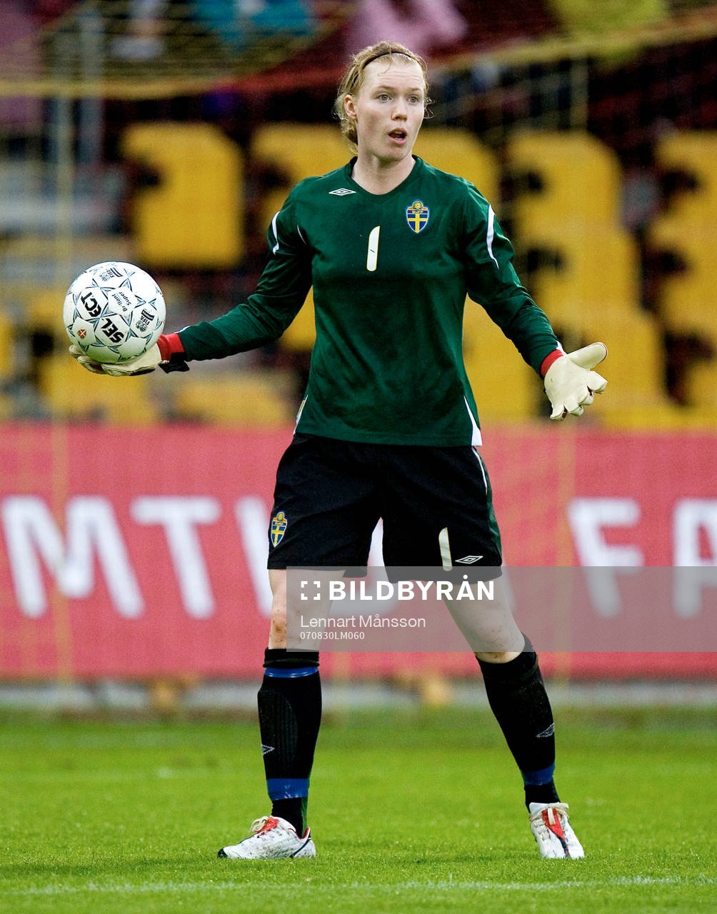Hedvig Lindahl, målvakt