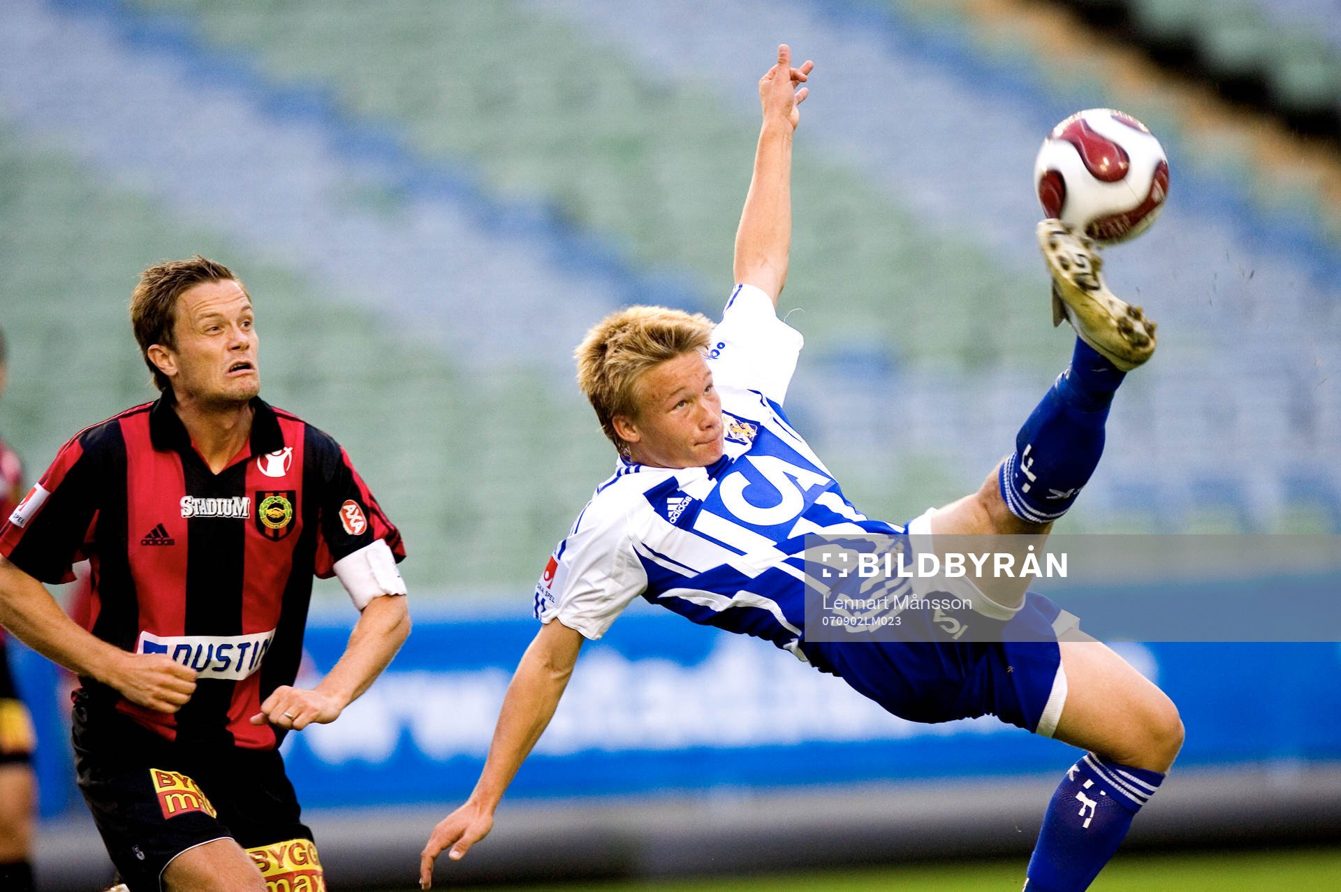 15-årige debutanten Niklas Bärkroth bjuder på en