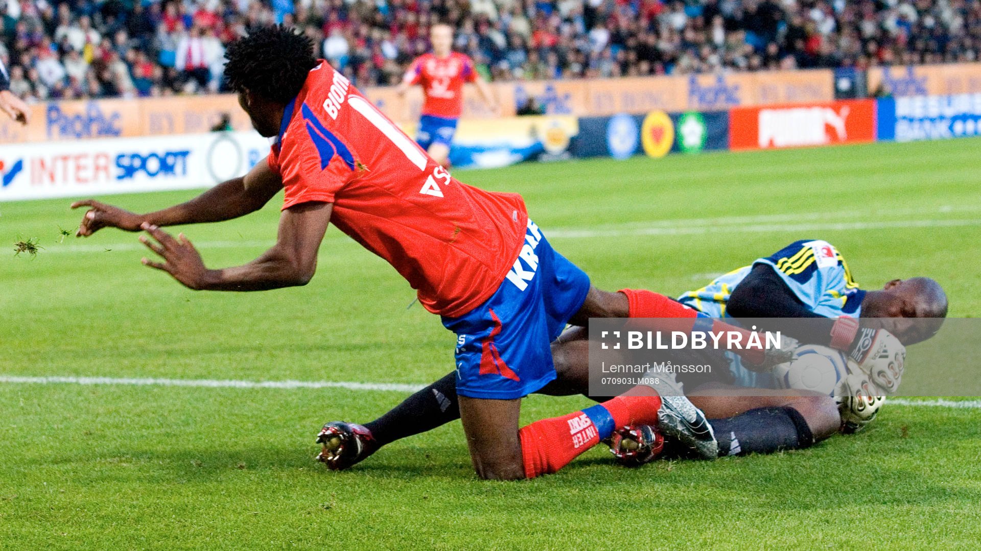 Rene Makondele, Helsingborg och Pa Demba Touray, målvakt,
