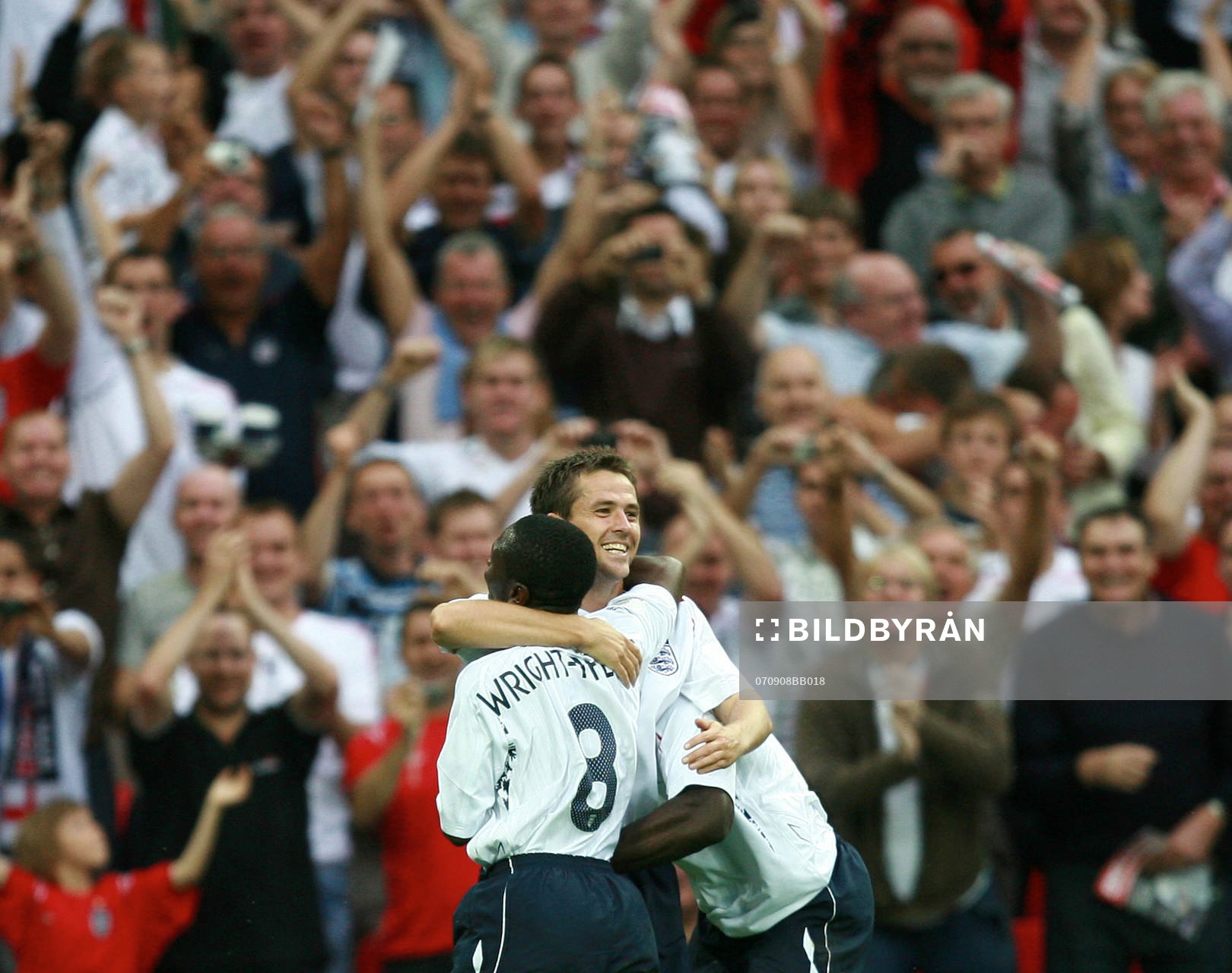  Michael Owen, England, jubel efter mål mot Israel.