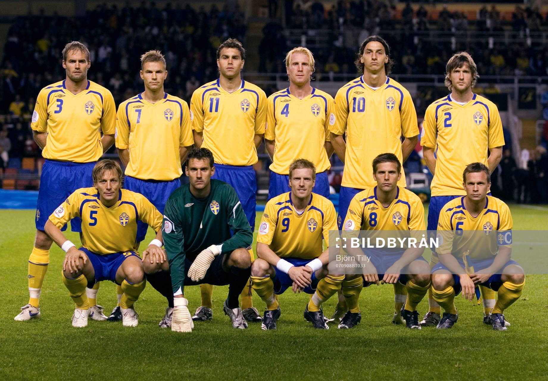 Startelva, lagbild. Bak frv, Olof Mellberg, Niclas Alexandersson, Johan Elmander, Petter Hansson, Zlatan Ibrahimovic, Michael Nilsson. Främre frv, Erik Edman, Andreas Isaksson, Christian Wilhelmsson, Anders Svensson, Tobias Linderoth.