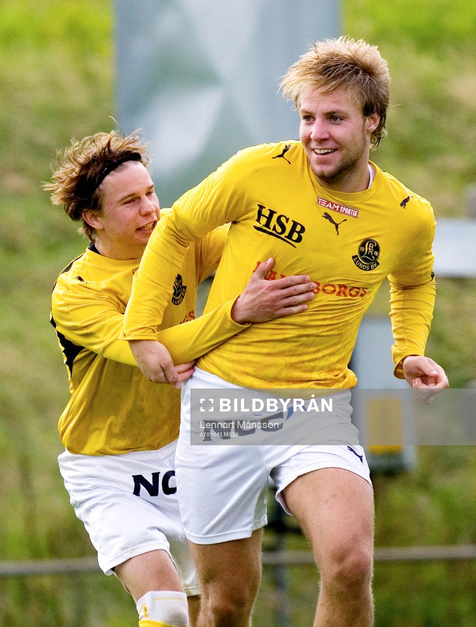  2-målsskytten Fredrik Karlsson, Lund, jublar. Jubel. Segerjubel.