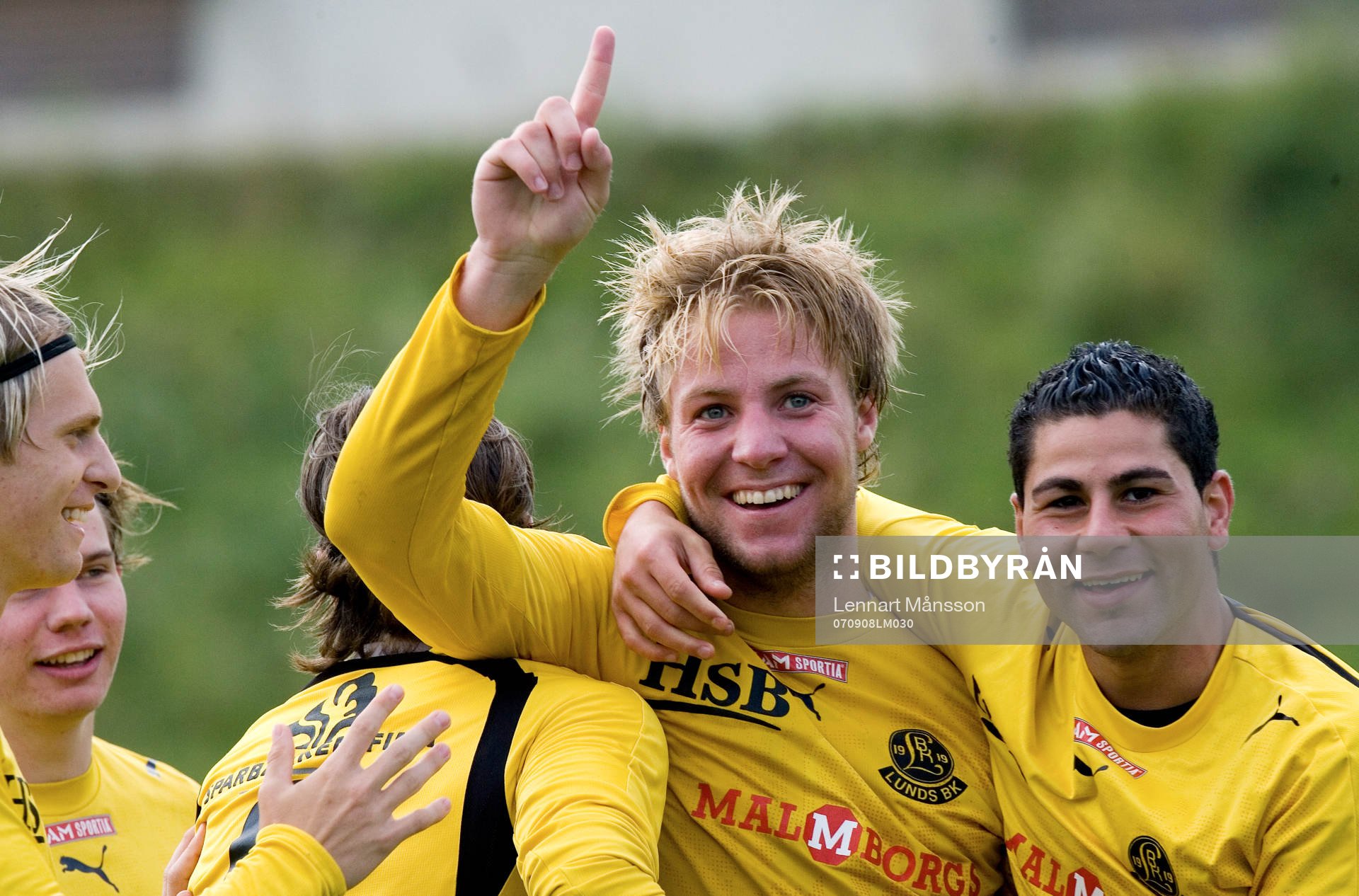 2-målsskytten Fredrik Karlsson, Lund, jublar. Jubel.