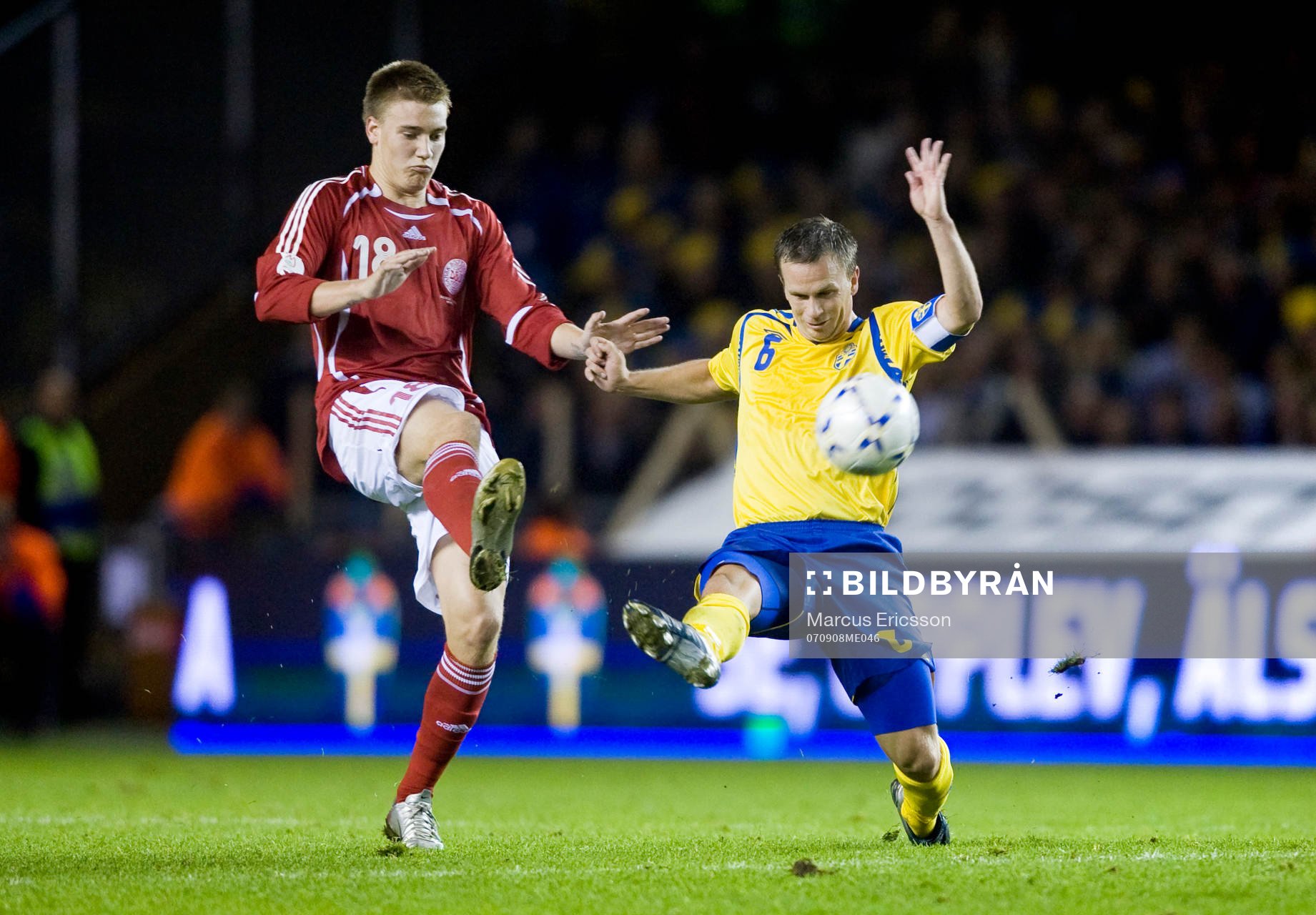 Nicklas Bendtner, Danmark och Tobias Linderoth