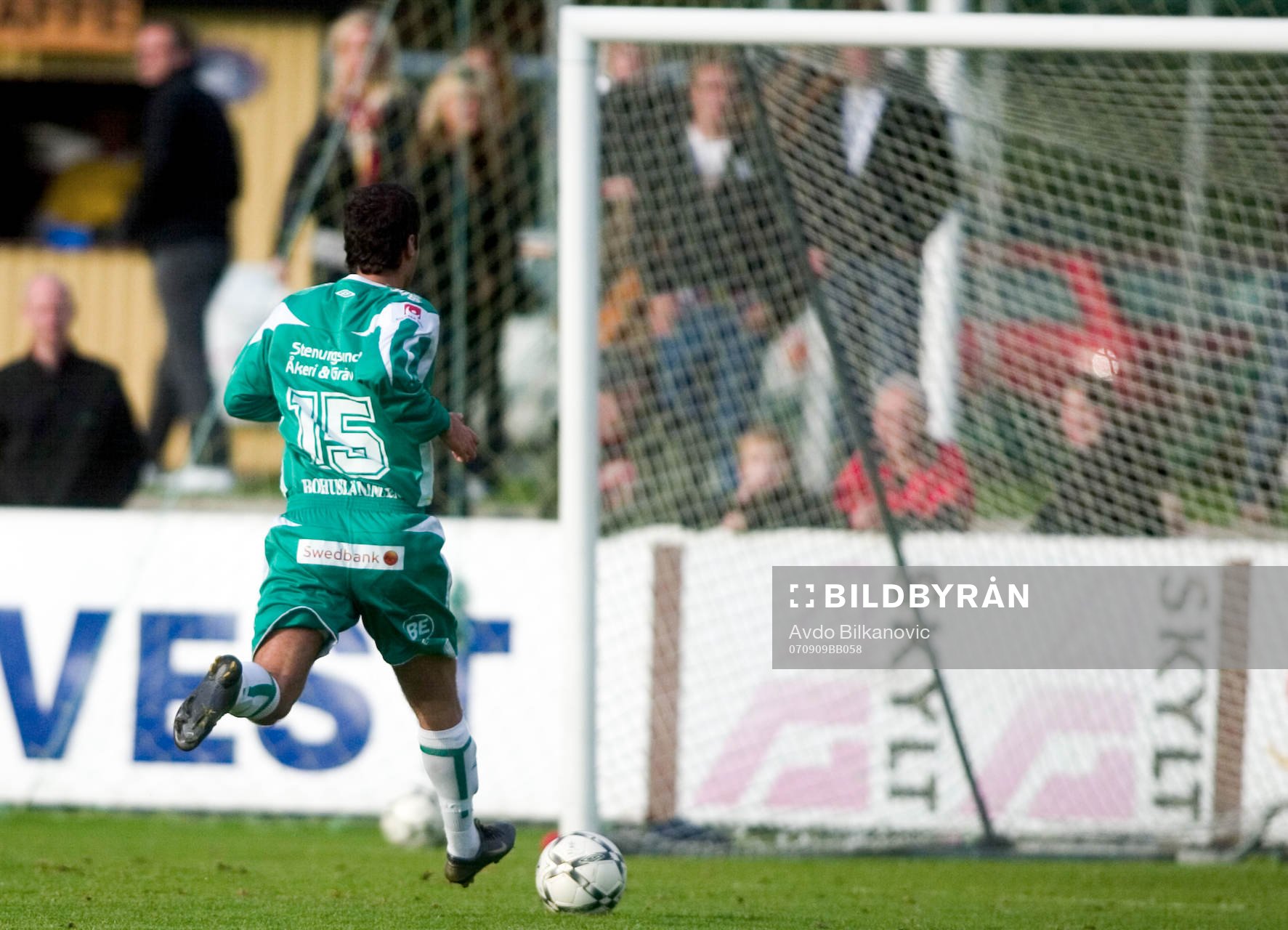 Mattias Bulun, skjuter in 2-0 för Ljungskile