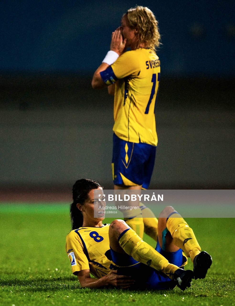 Victoria Svensson och Lotta Schelin, depp