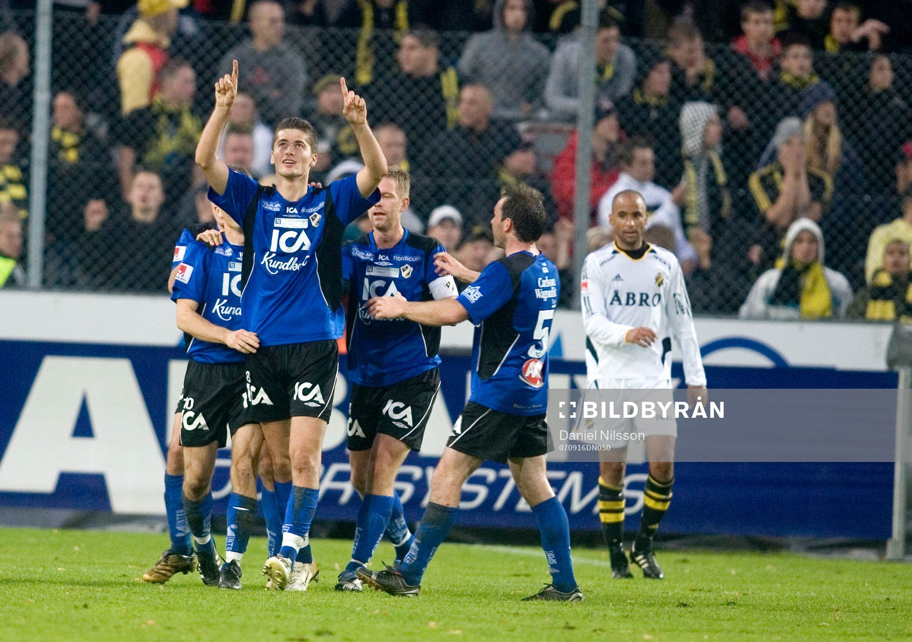 Ajsel Kujovic, Halmstad har gjort 2-1 målet, jubel! depp i