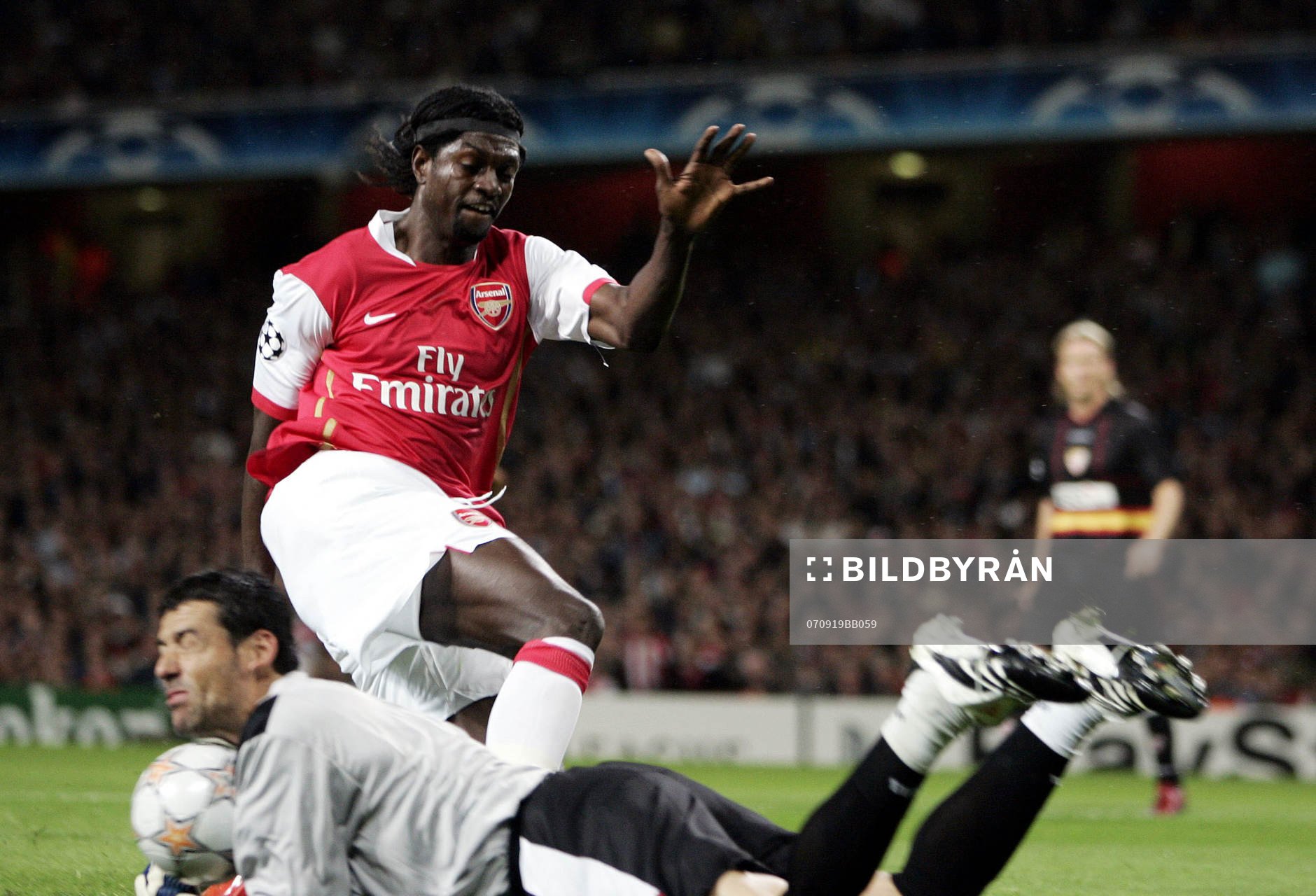 Emmanuel Adebayor och Andres Palop
