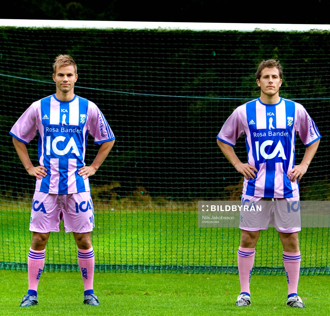 Fotboll, allsvenskan, IFK Göteborg ska spela i rosa tröjor för att stödja rosa bandet, kampanj, Niclas Alexandersson, Tobias Hysen.