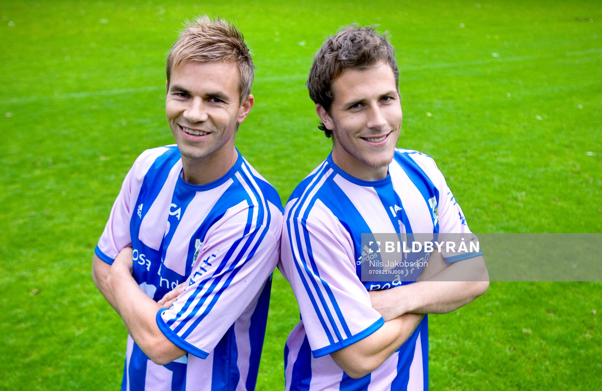 Fotboll, allsvenskan, IFK Göteborg ska spela i rosa tröjor för att stödja rosa bandet, kampanj, Niclas Alexandersson, Tobias Hysen.