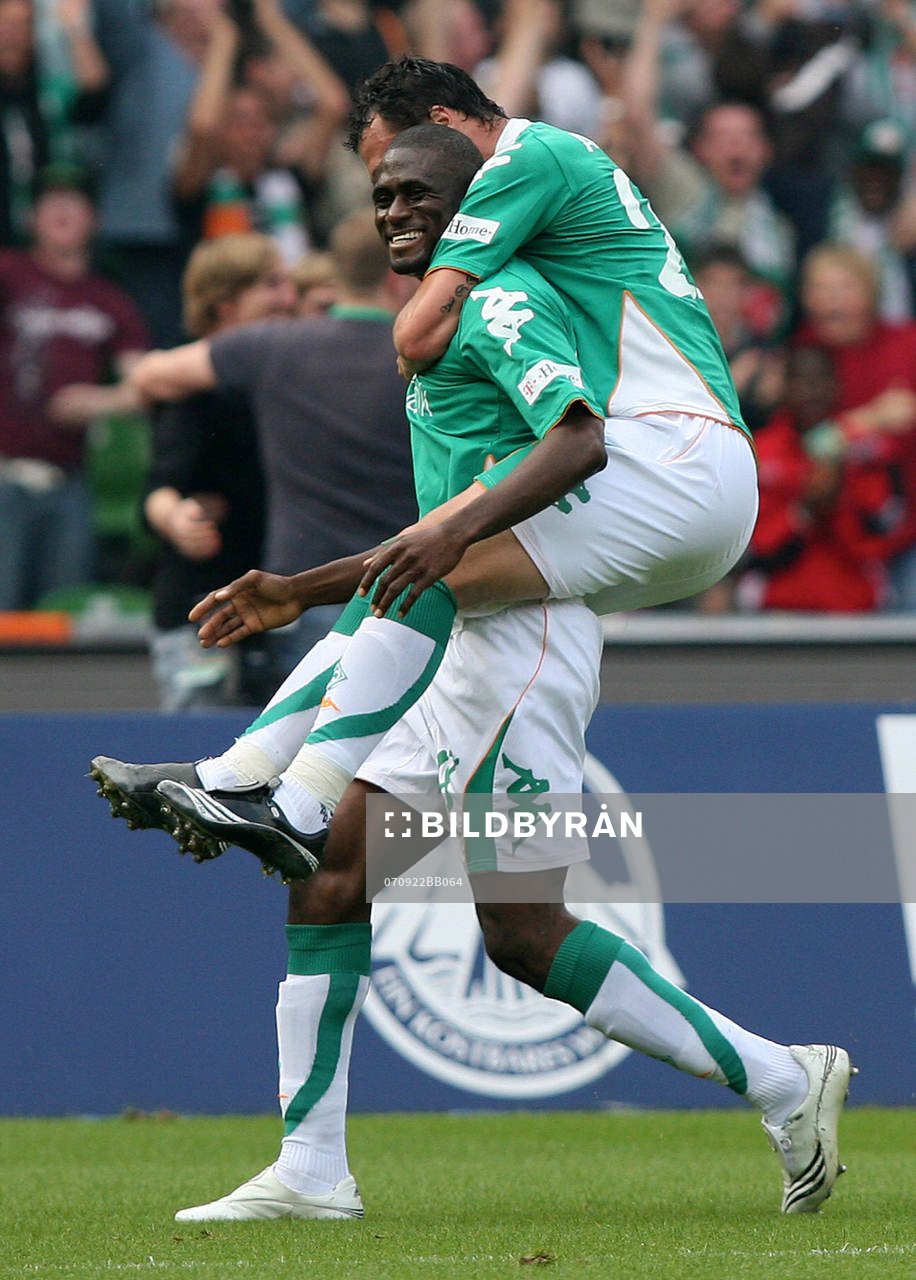 Boubacar Sanogo och Hugo Almeida, jubel, Bremen