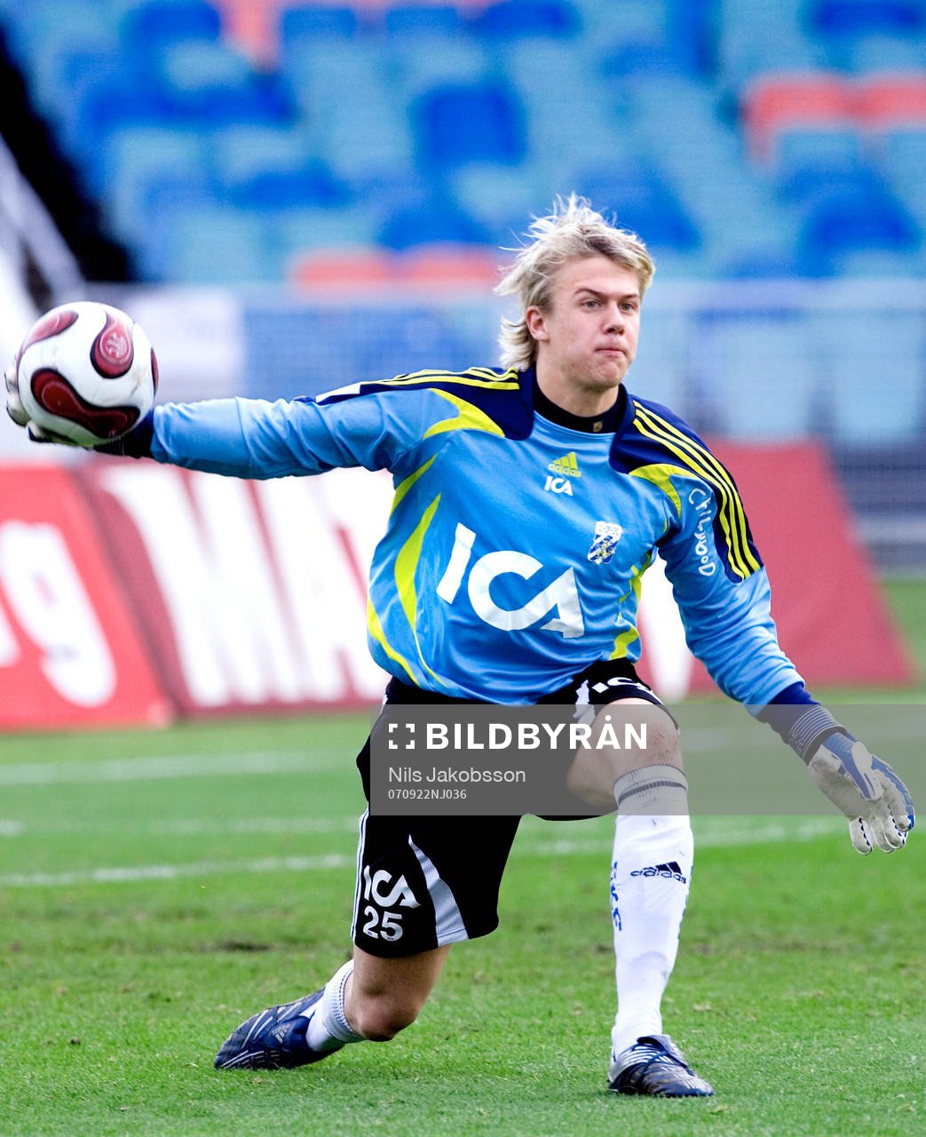 Erik Dahlin, målvakt, Göteborg, fick stå i mål, utkast