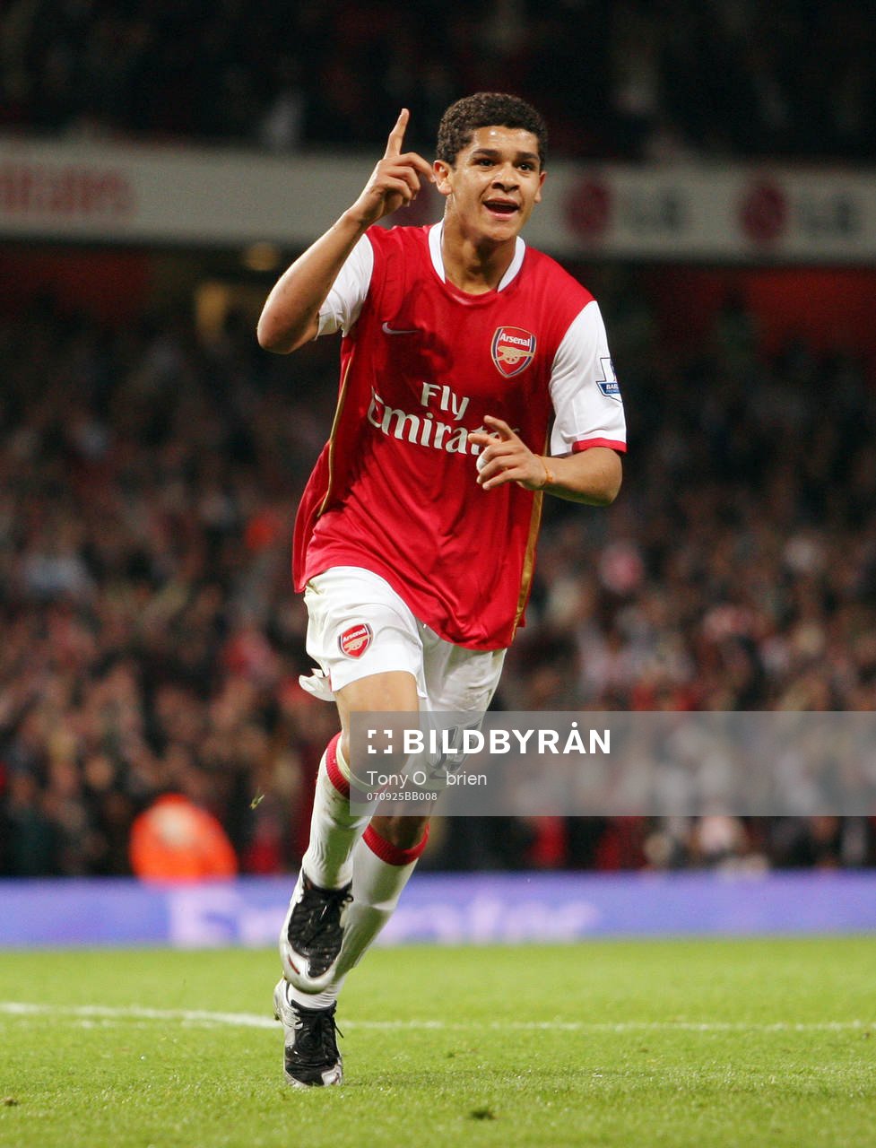 Denilson, Arsenal, jubel