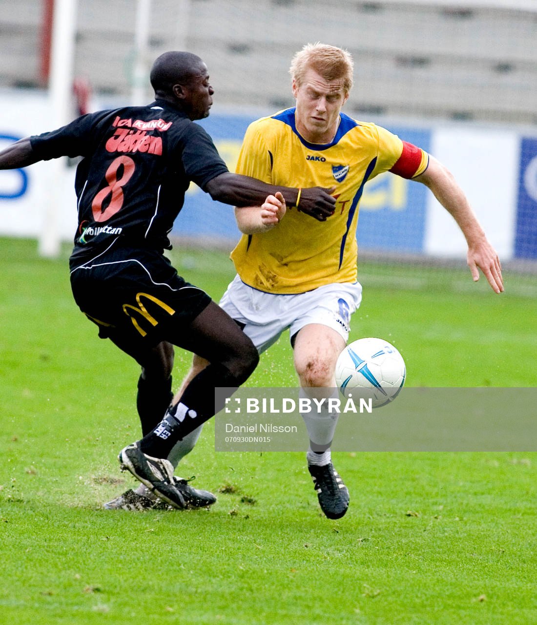 Niklas Hansson, Malmö och Leandre Ayewubo, Trollhättan