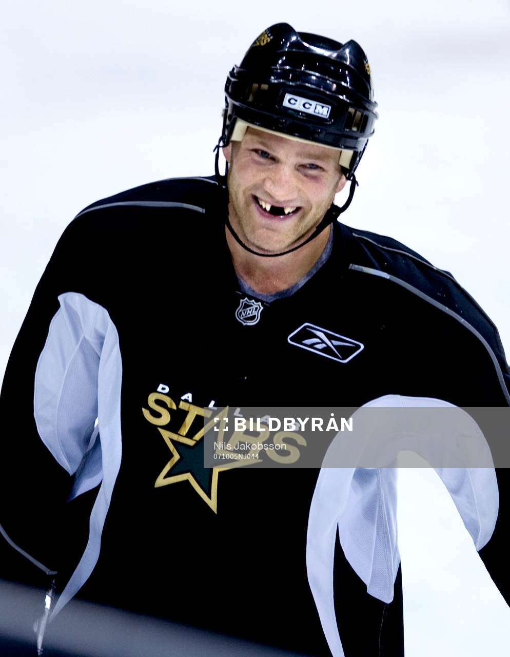 Todd Fedoruk, Dallas Stars, med en redig glugg istället