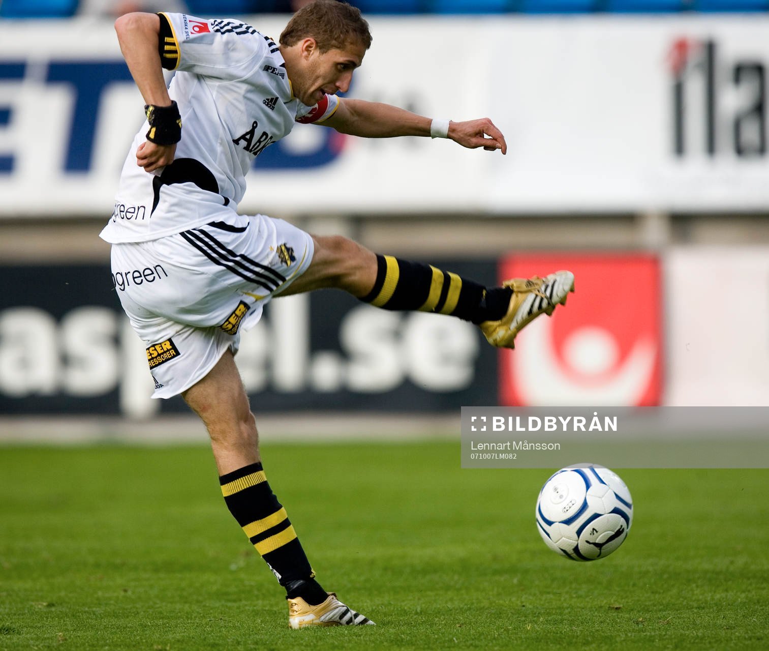Skott, Kenny Pavey, AIK