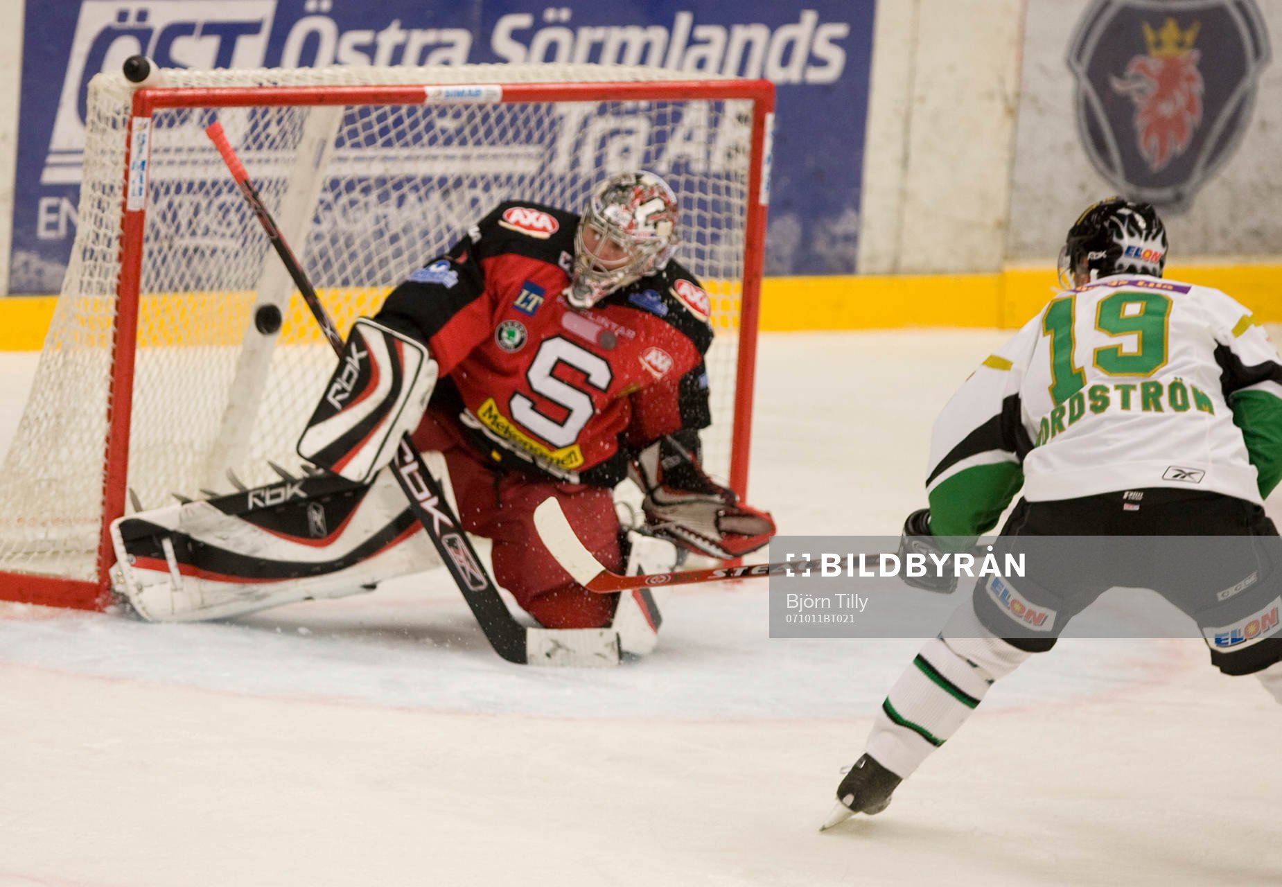 Jhonas Enroth, målvakt, Södertälje och Peter Nordström,
