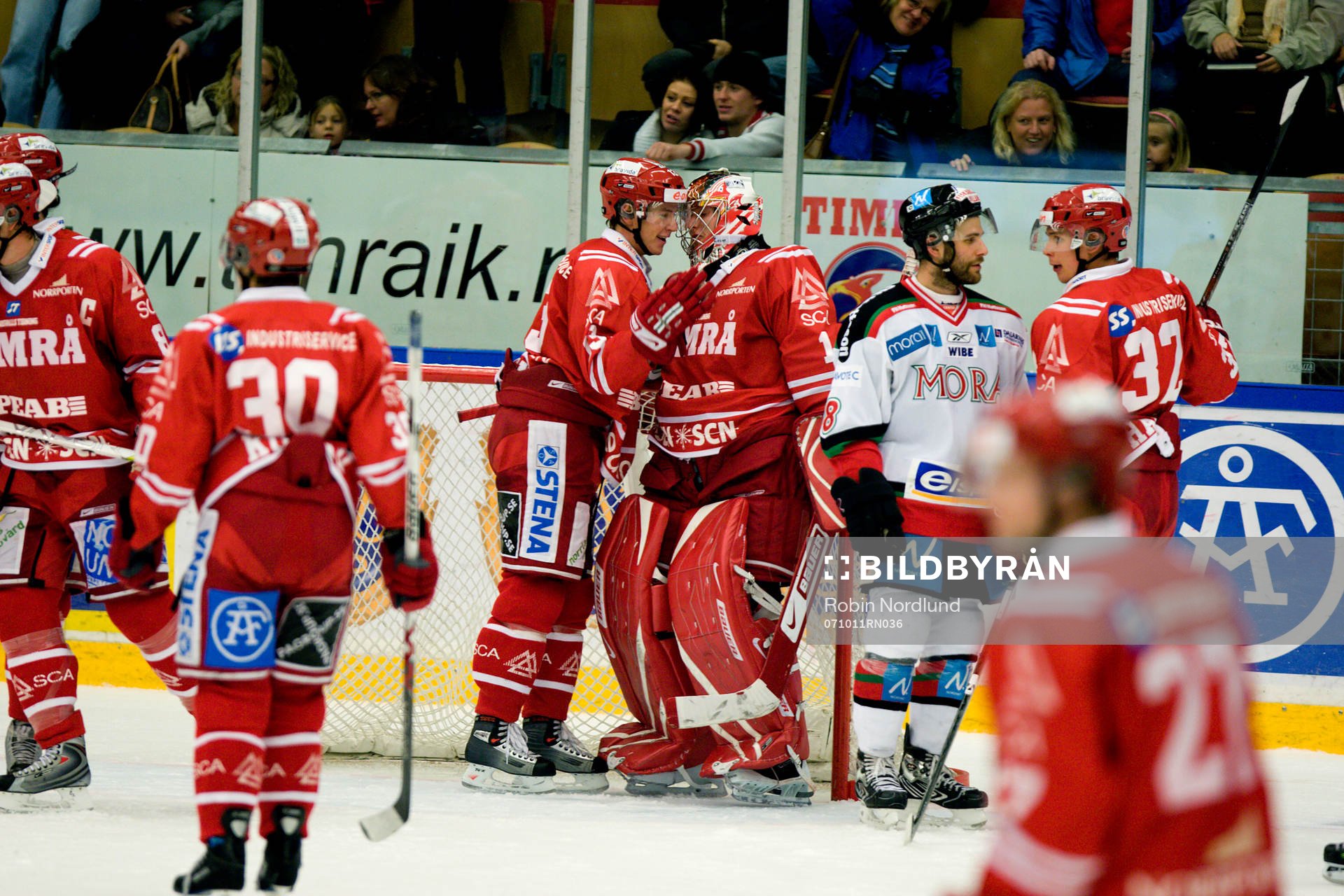 Peter Regin, Timrå och Magnus Åkerlund, målvakt Timrå