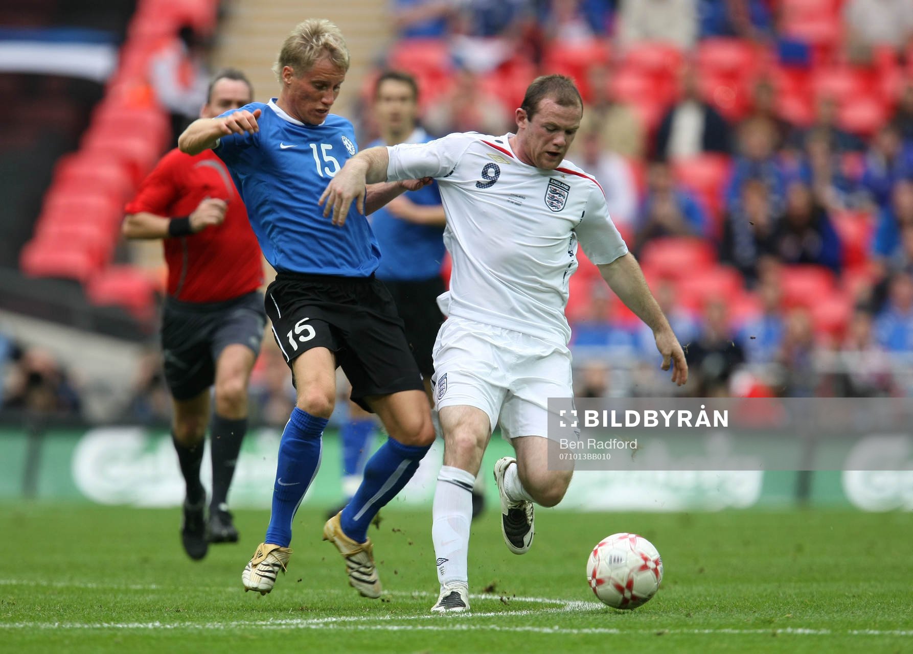 Wayne Rooney, England och Tarmo Kink, Estonia