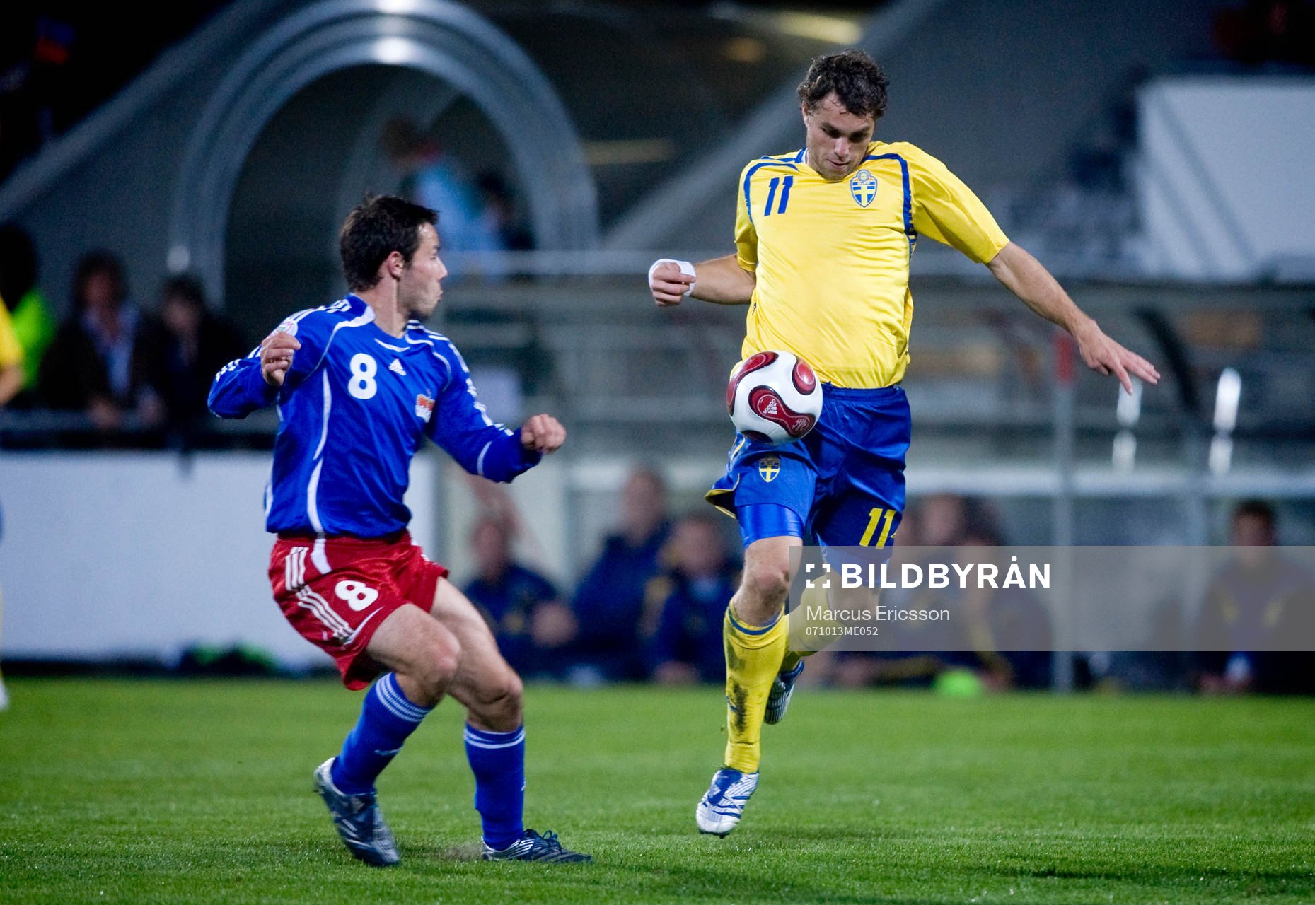 Johan Elmander, Sverige och Ronny Büchel, Lichtenstein